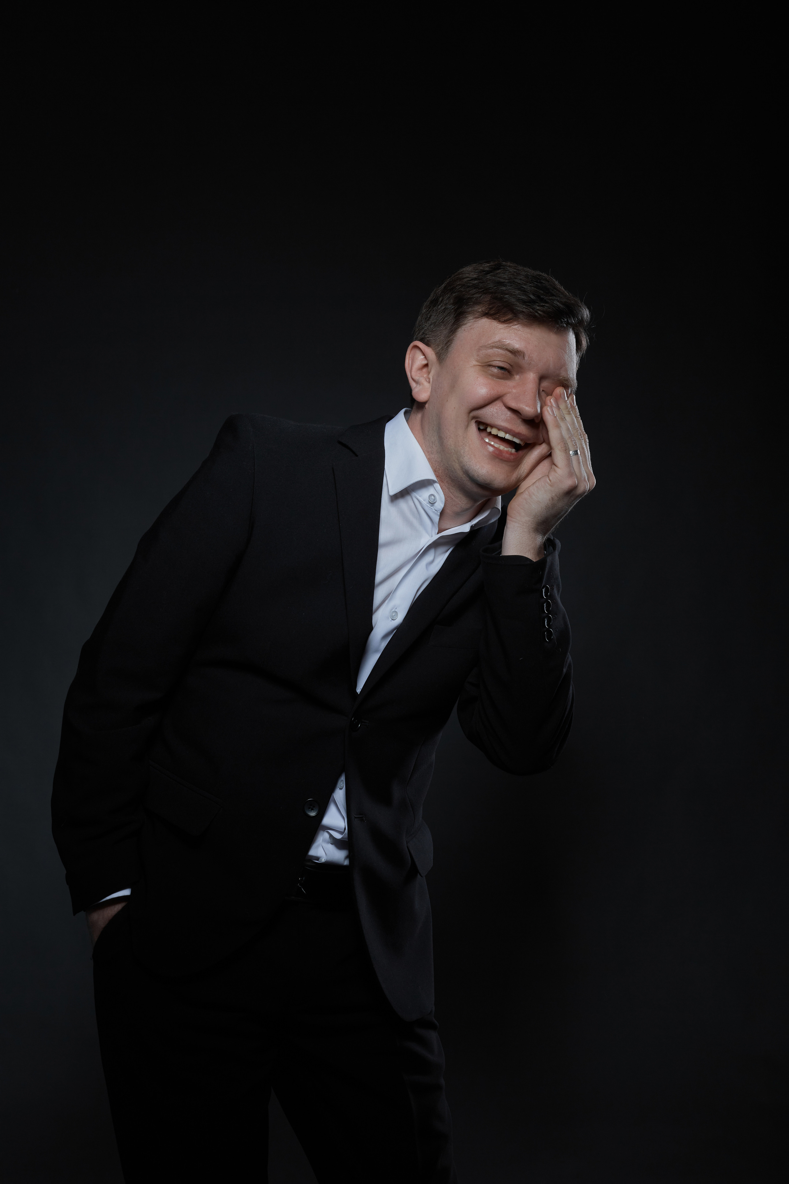 Портфолио для актера театра и кино Евгения Сафонова. Свадебный фотограф, портретный фотограф в Москве и Саратове Оксана Анциферова