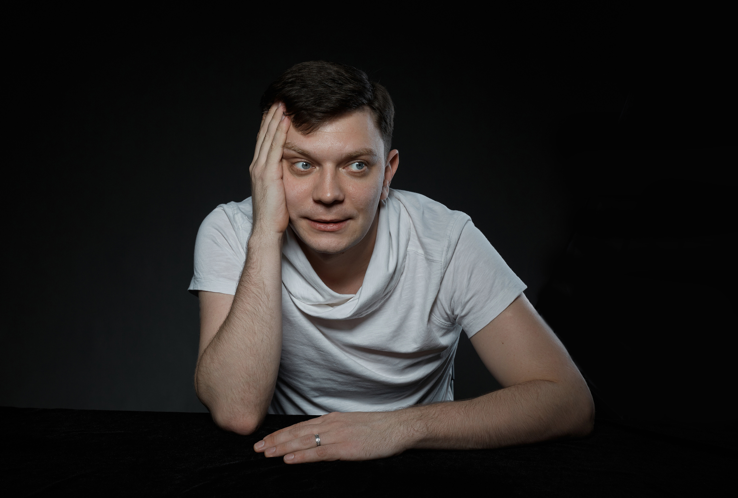 Портфолио для актера театра и кино Евгения Сафонова. Свадебный фотограф, портретный фотограф в Москве и Саратове Оксана Анциферова