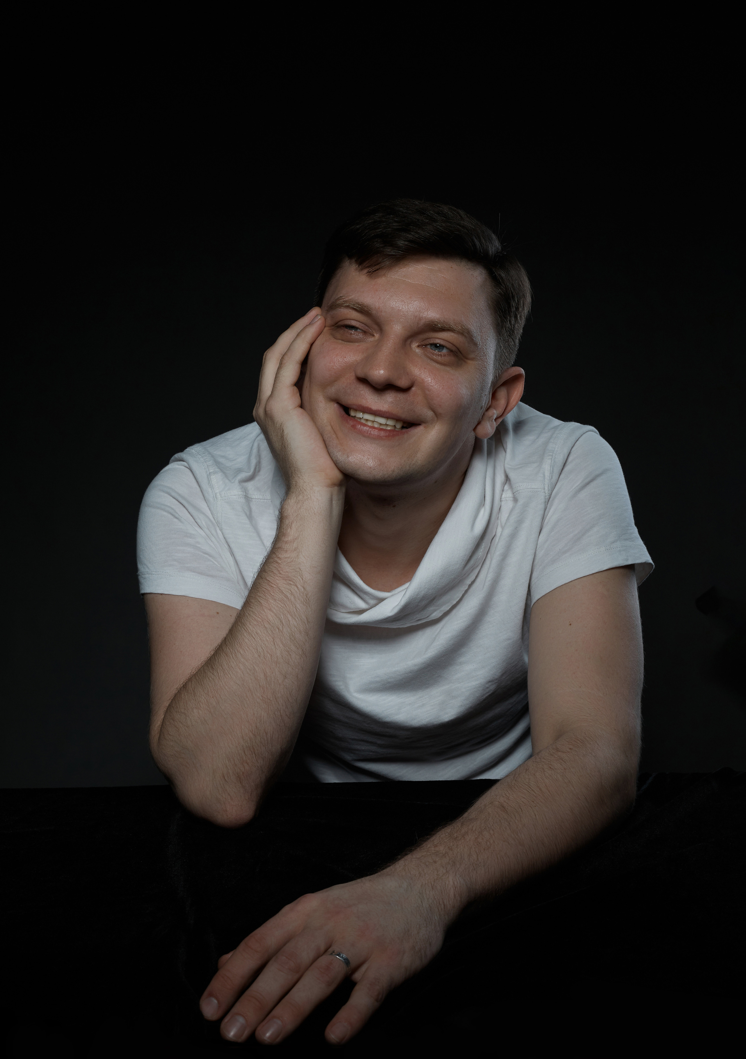 Портфолио для актера театра и кино Евгения Сафонова. Свадебный фотограф, портретный фотограф в Москве и Саратове Оксана Анциферова