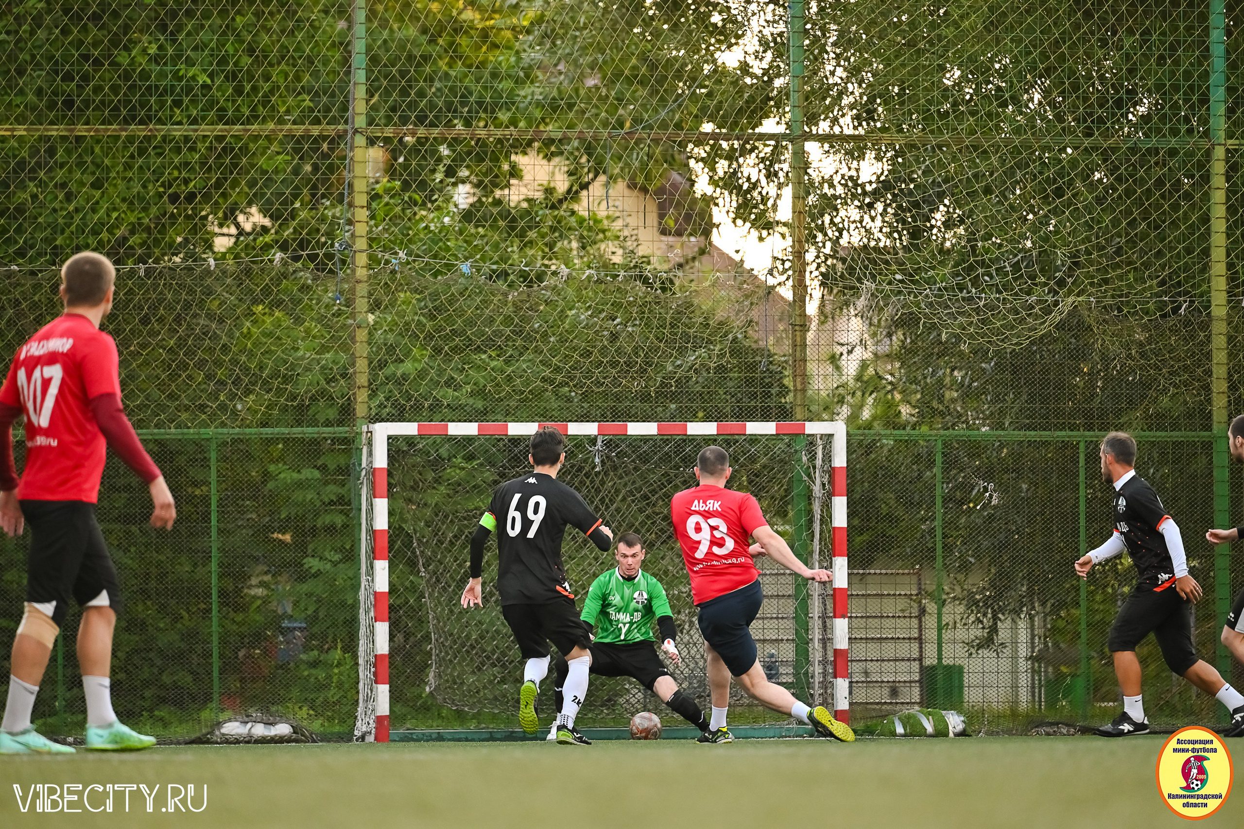 ИГРЫ МИНИ-ФУТБОЛЬНОЙ И КОРПОРАТИВНОЙ ЛИГИ. VIBECITY.RU Вайб Сити Ру Фоторепортажи Фотоотчеты Калининград