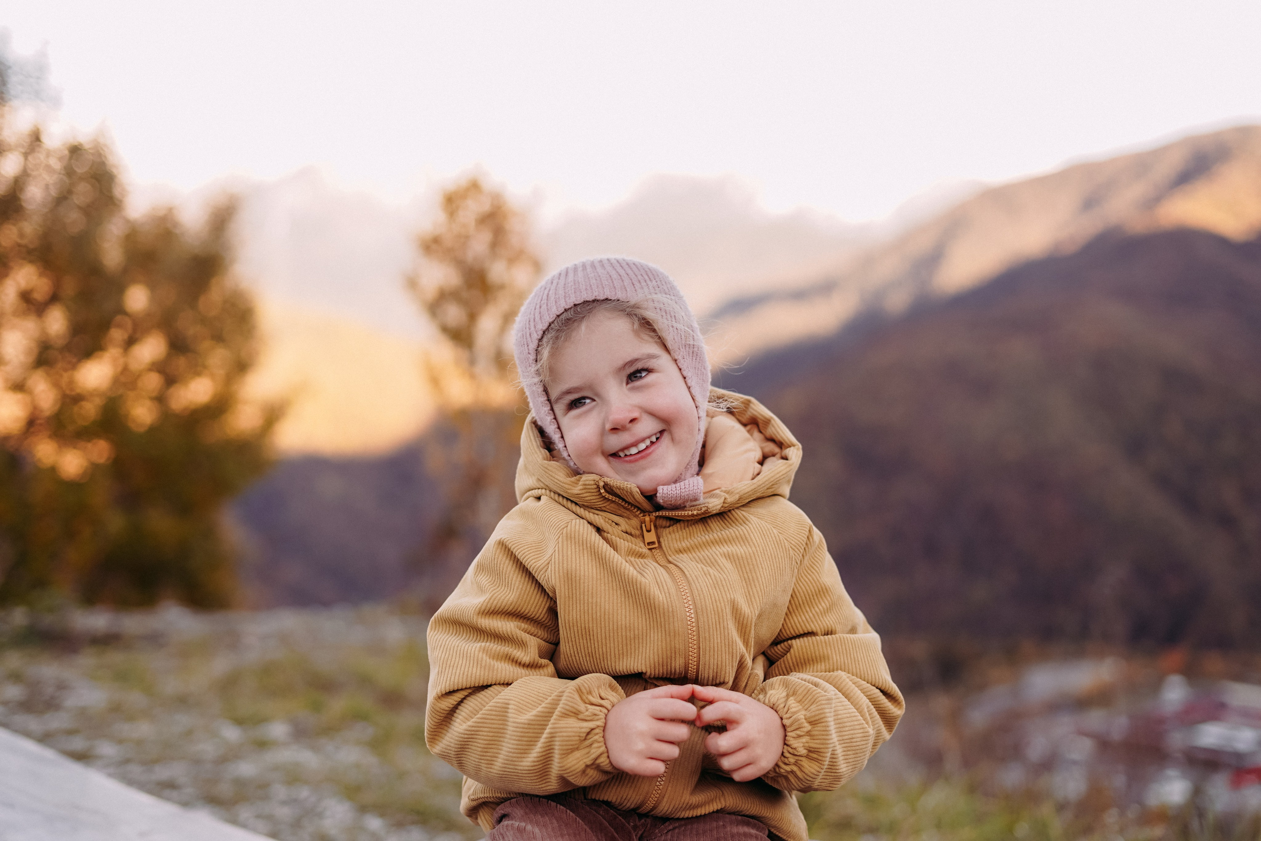 Алексей, Анна и Валентина в Горной Олимпийской деревне. Фотограф в Сочи и Абхазии | Фототуры | September Air
