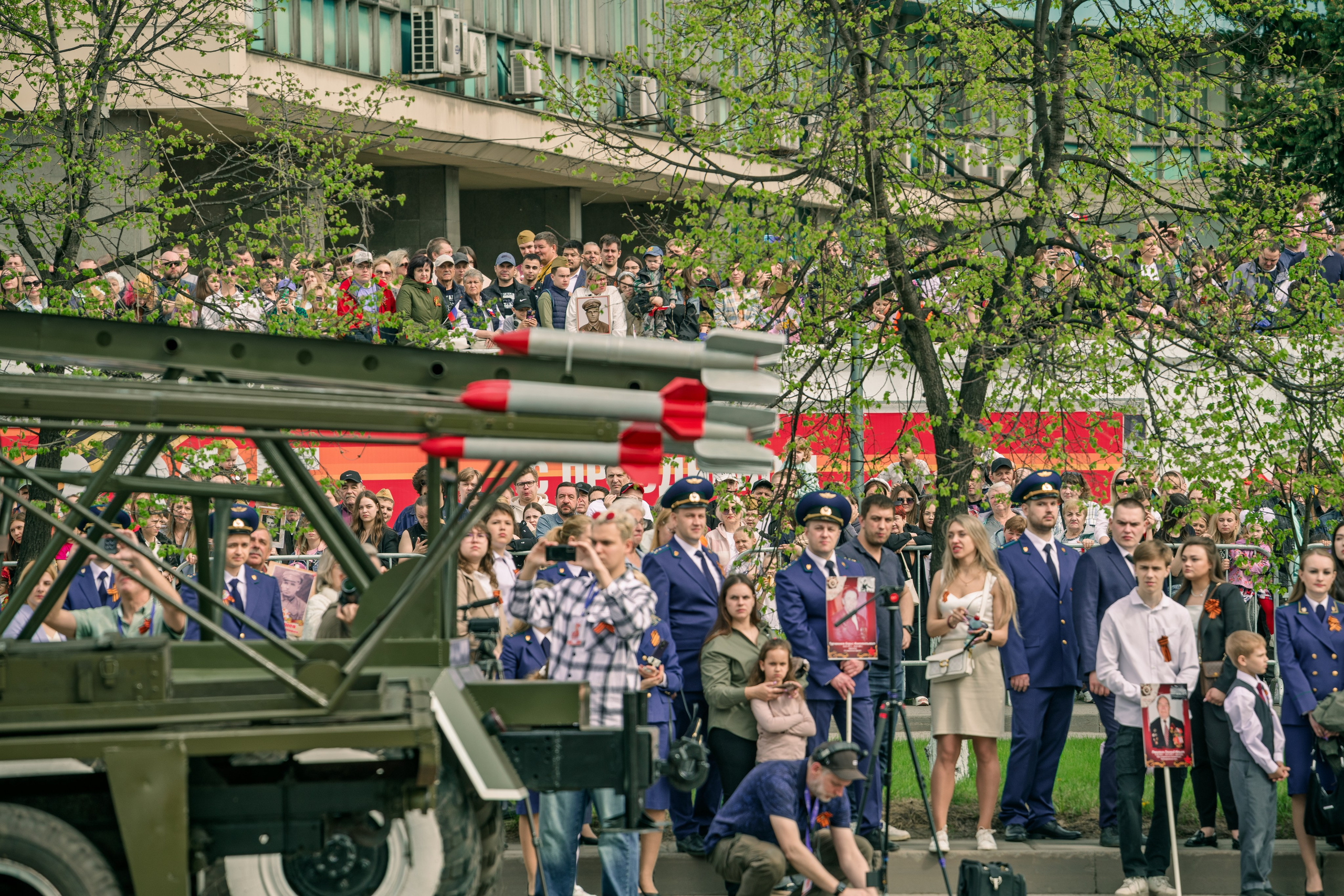 День Победы в Новокузнецке, 2025 год. Антон Непочатых — Большой мужской фотограф