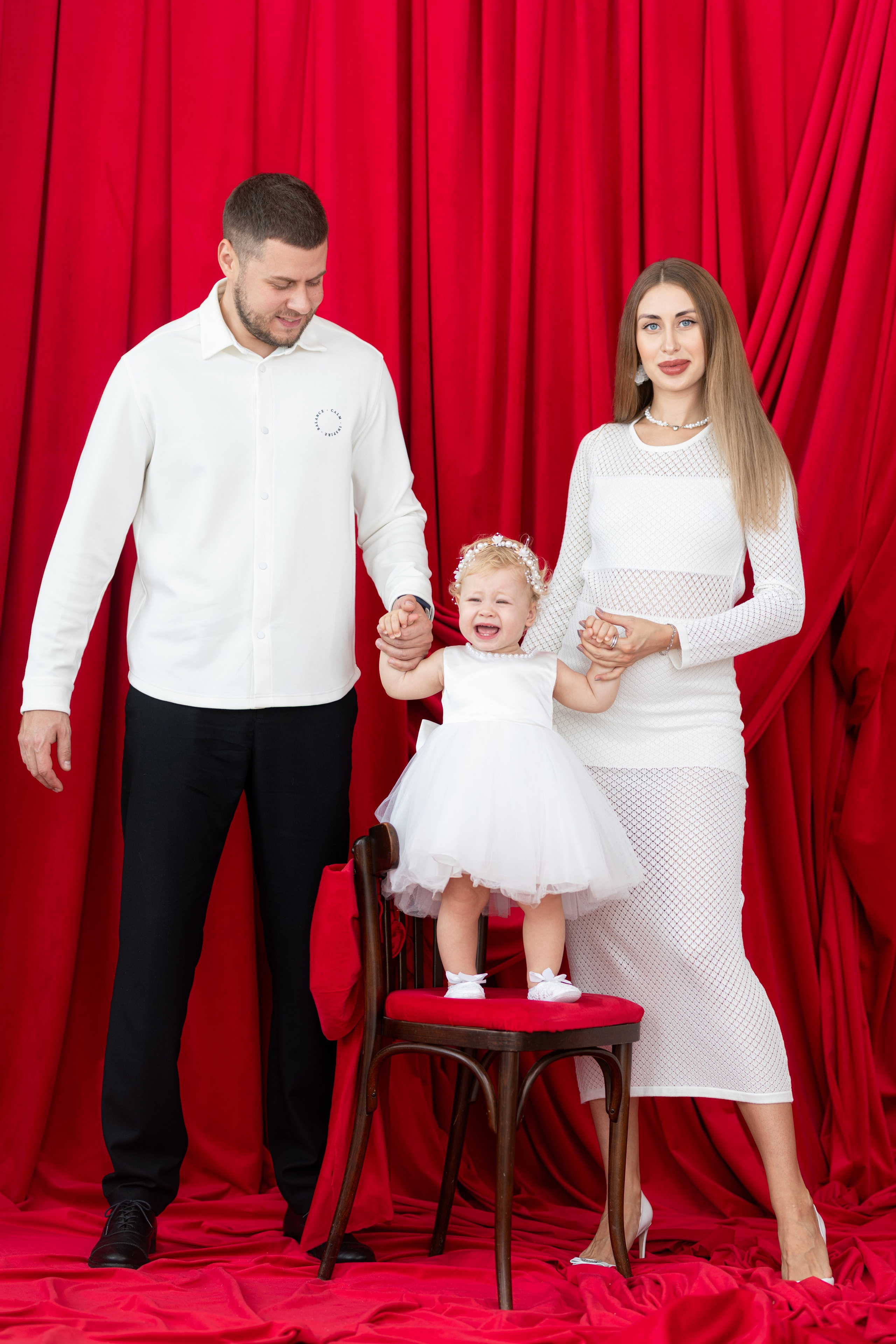 Семейная съемка для Яны и Дани в интерьере. Дмитрий Шульгин, портретный фотограф в Воронеже