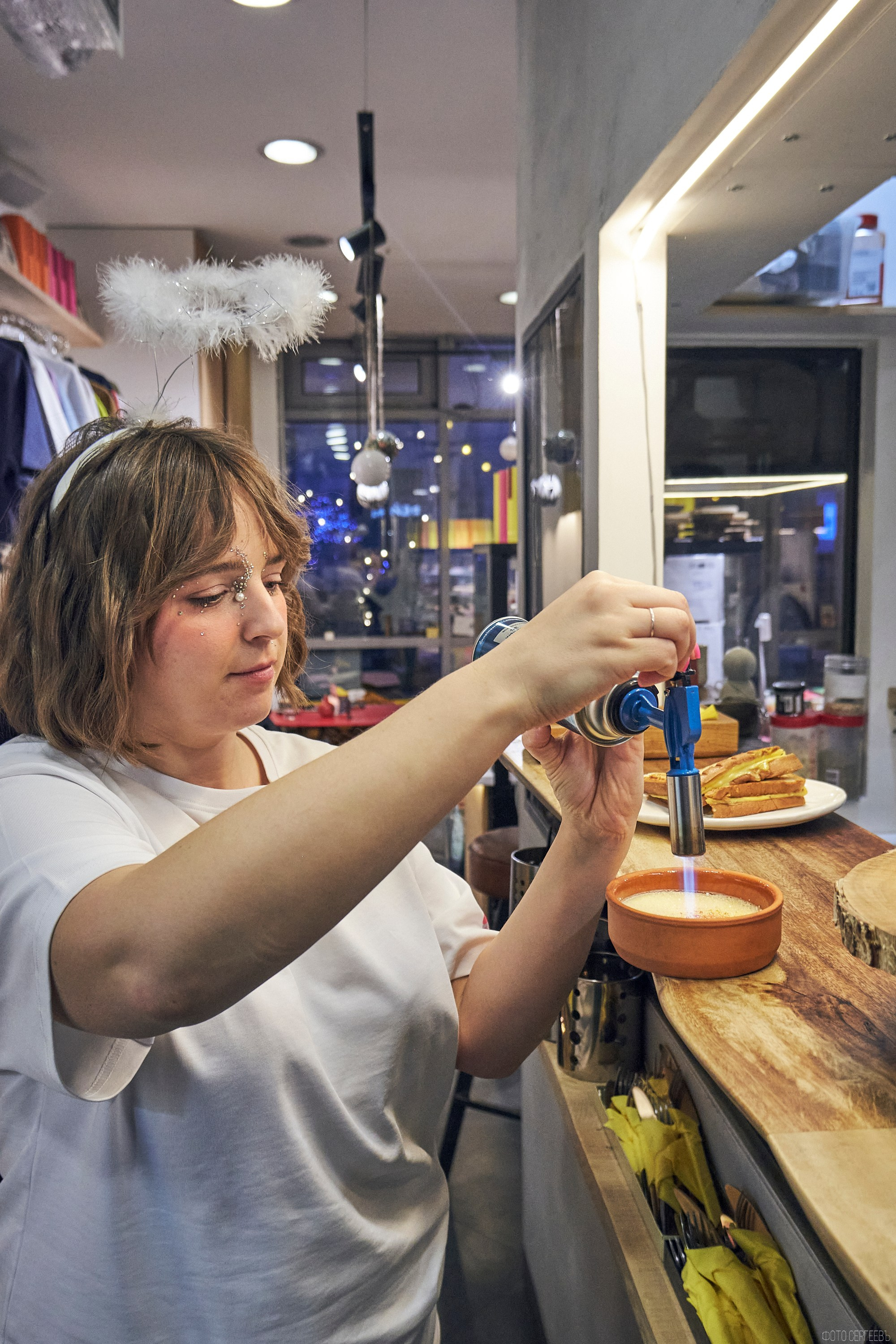 Кутята Coffee Shop. Фотографъ Сергѣевъ. Поймать мгновеніе