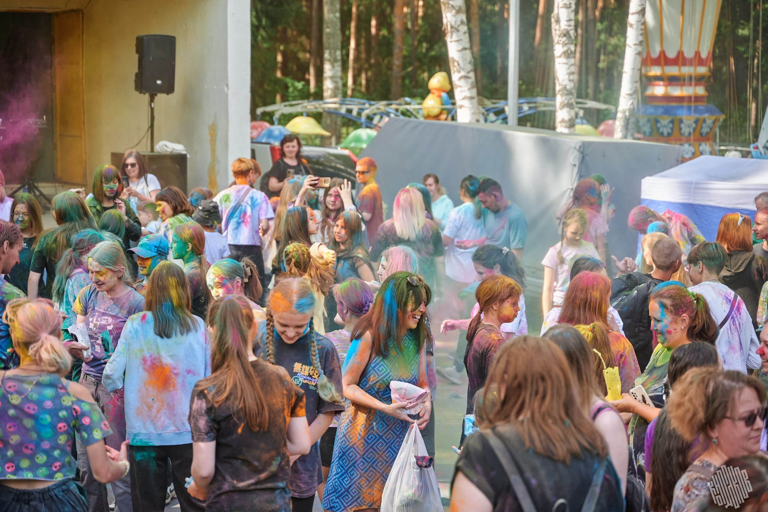 Краски 2024 Иваново Парк Харинка. Фотограф в Иваново: Каталожная съемка одежды и постельного белья, Wildberries