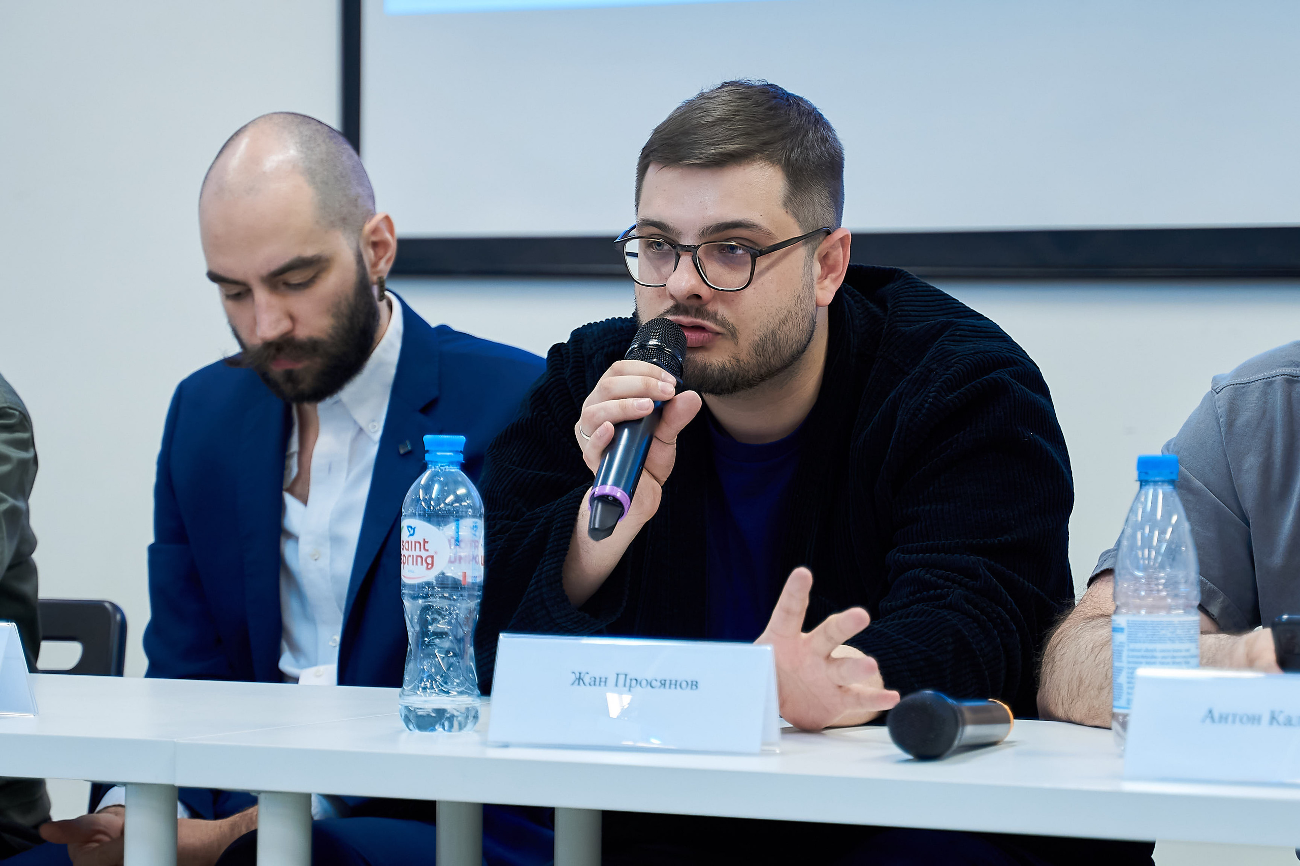 Круглый стол 29-го фестиваля «Святая Анна». Репортажный ивент фотограф в Москве Александр Гладкий