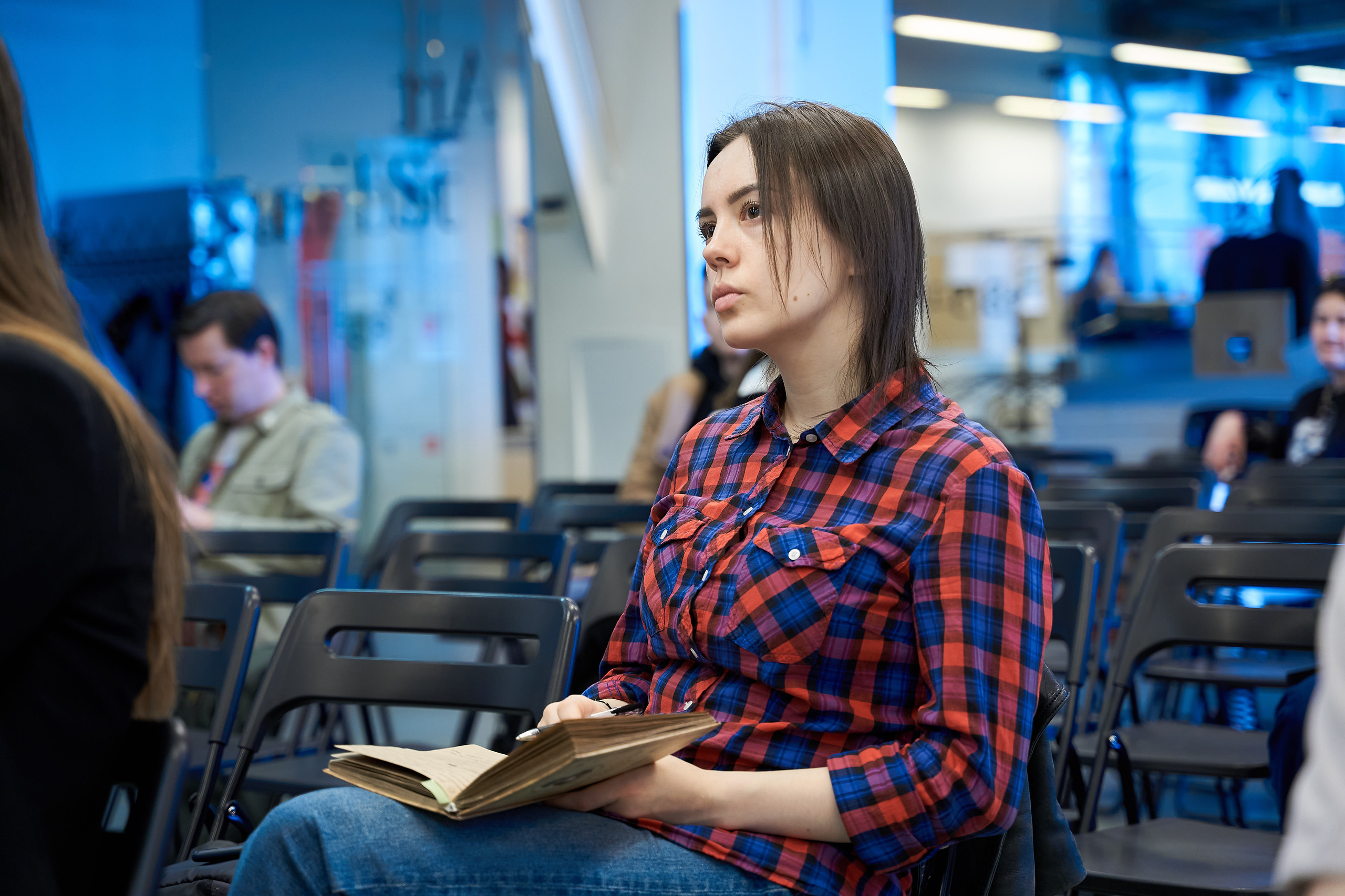 Круглый стол 29-го фестиваля «Святая Анна». Репортажный ивент фотограф в Москве Александр Гладкий