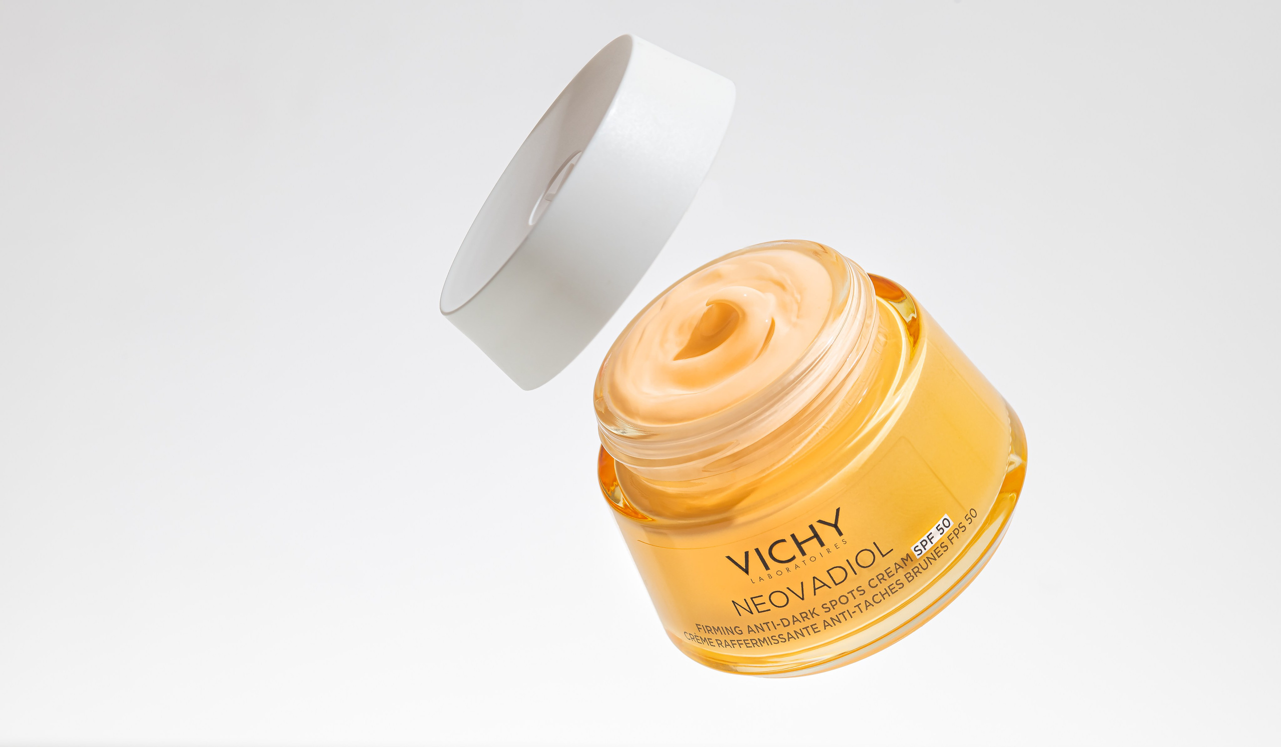 L`oreal. Партнерство по созданию контtнта для страниц брендов Vichy и La roche-posay. Предметный фотограф. Москва. Продюсирование съемок, Set-design & пост-продакшн, E-commerce контент