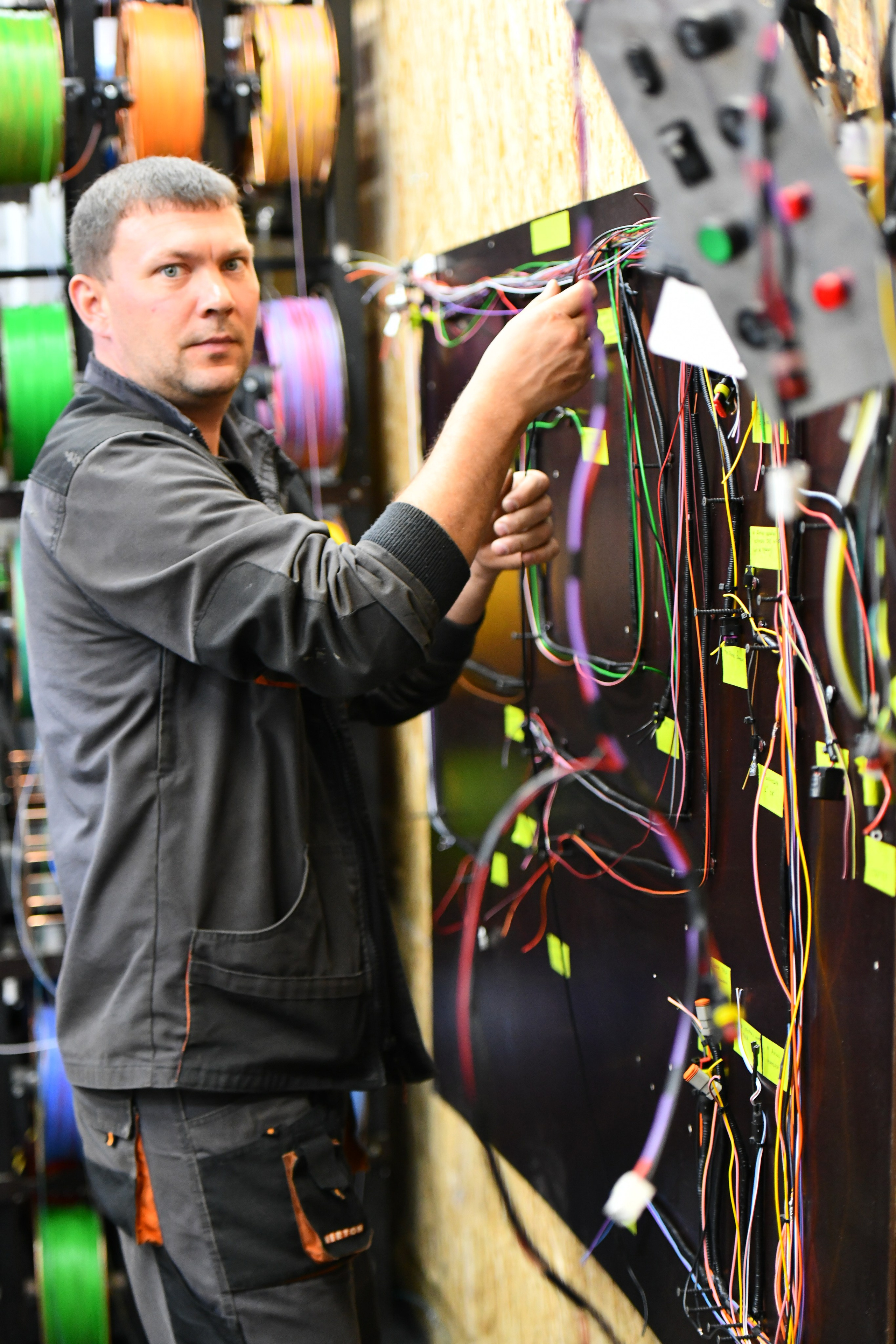 Репортаж с экскурсии на Завод ТРОМ. Репортажный и семейный фотограф — Шелихов Сергей