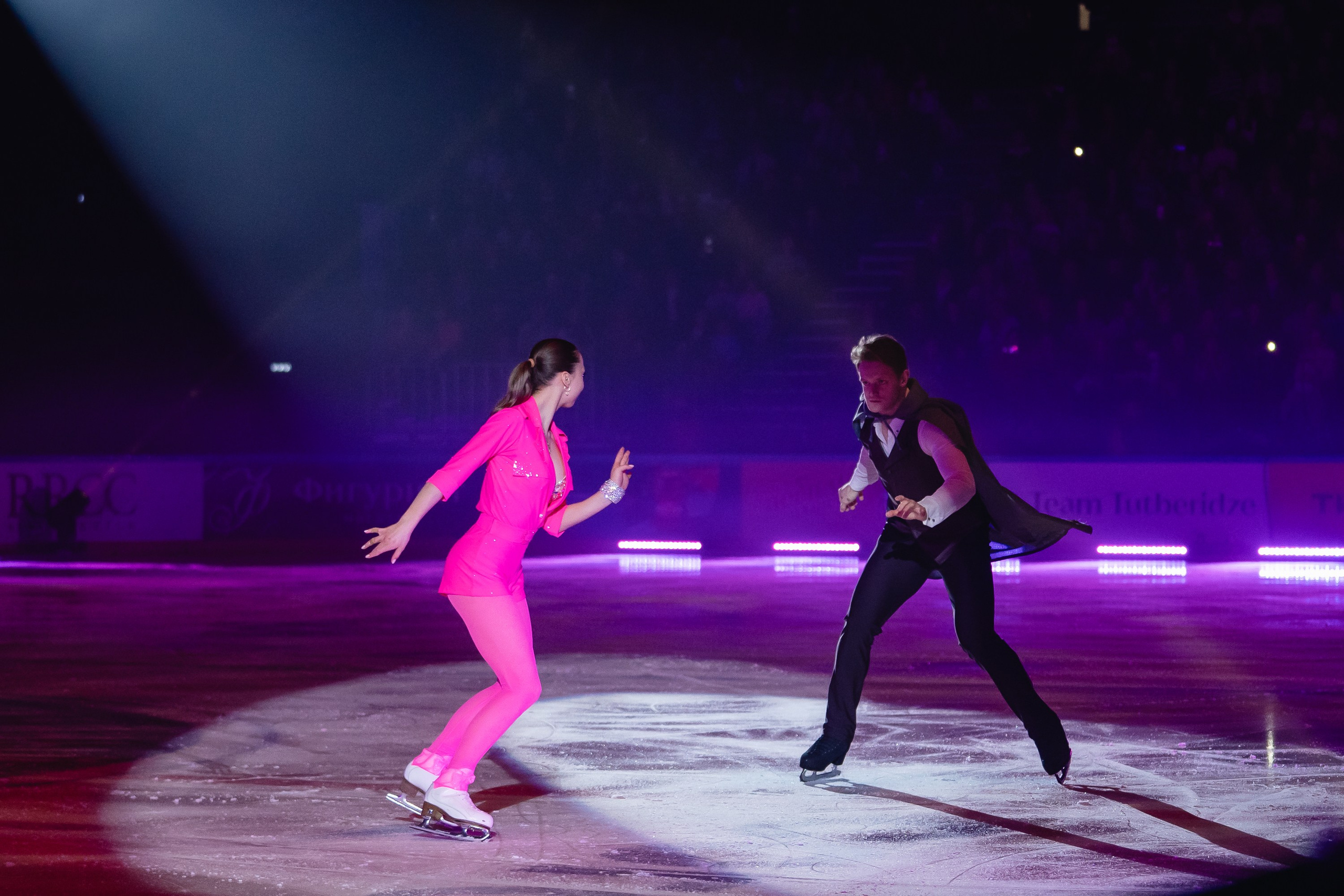 Шоу «Чемпионы на льду» в Новосибирске. Воробьева Ксения — Спортивный и танцевальный фотограф Новосибирск