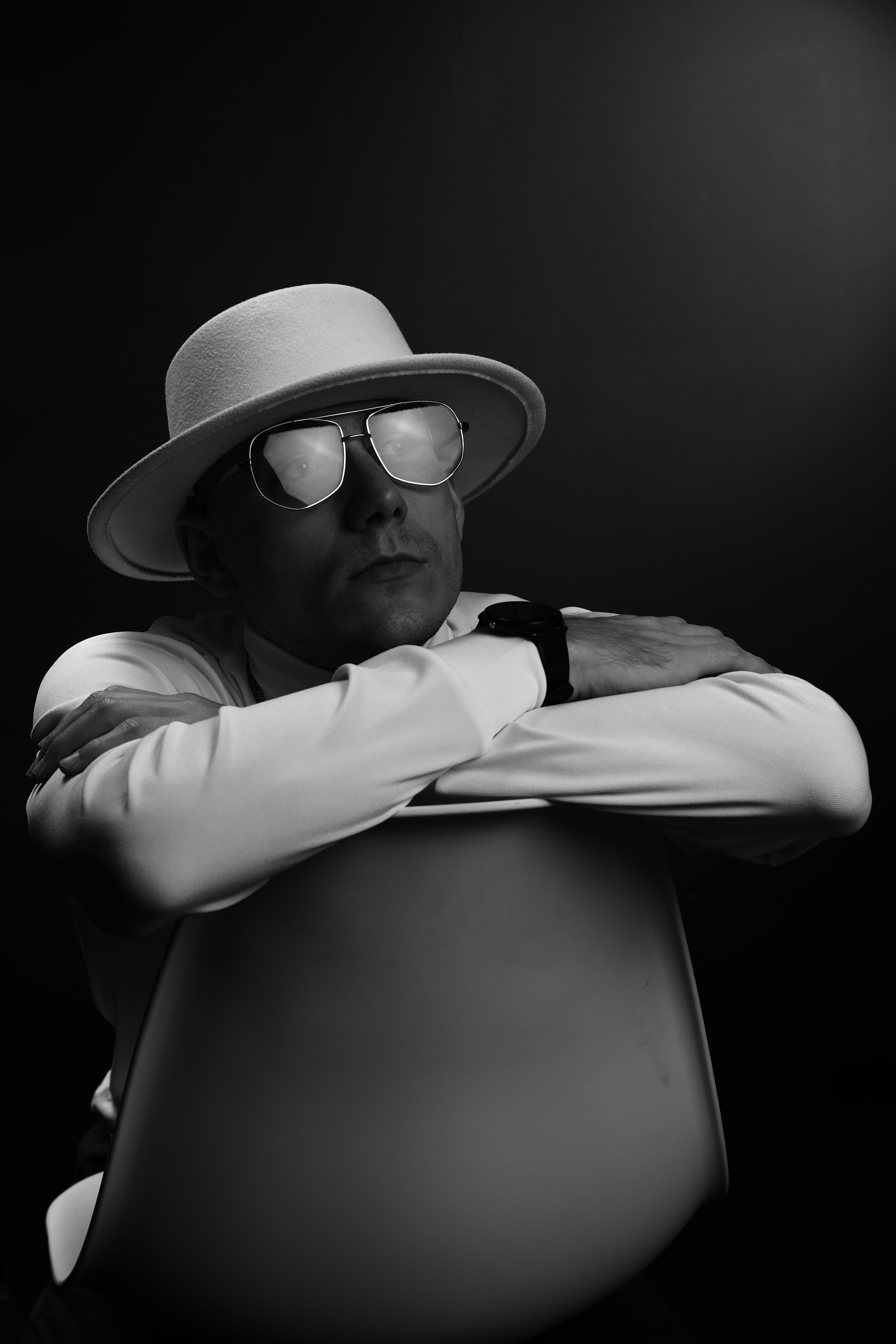 The White hat Alex. Профессиональный фотограф в Воронеже Владислав Крылов