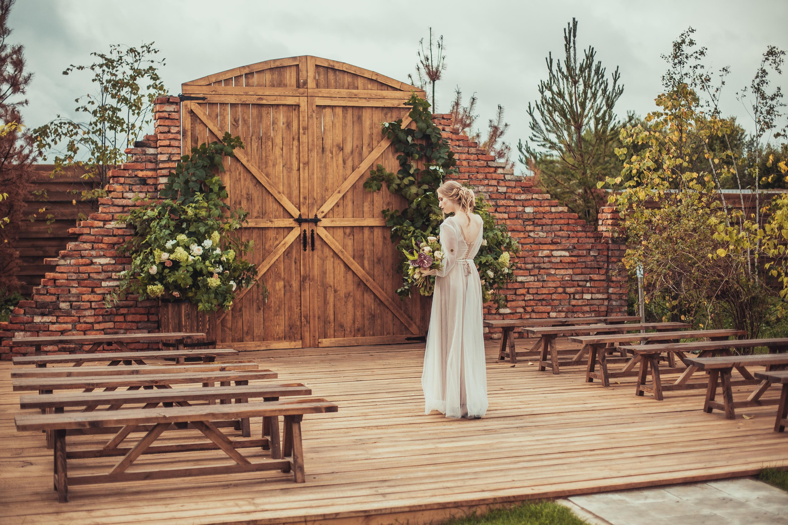 Амбарные ворота. Локация для церемонии и фотосессии. Свадебная площадка РАНЧО