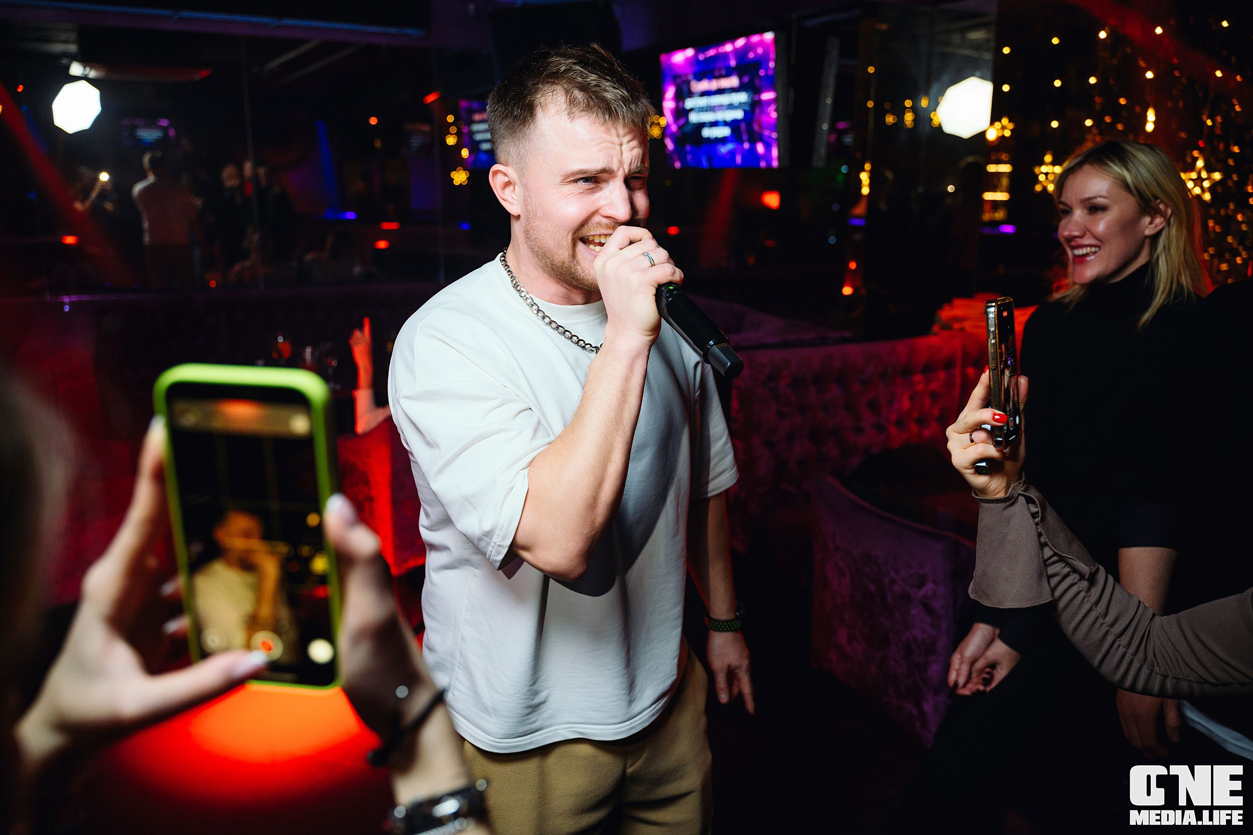 Фоторепортаж из караоке-клуба Эйфория. One Media Life: фоторепортажи, фотоотчеты с мероприятий и заведений