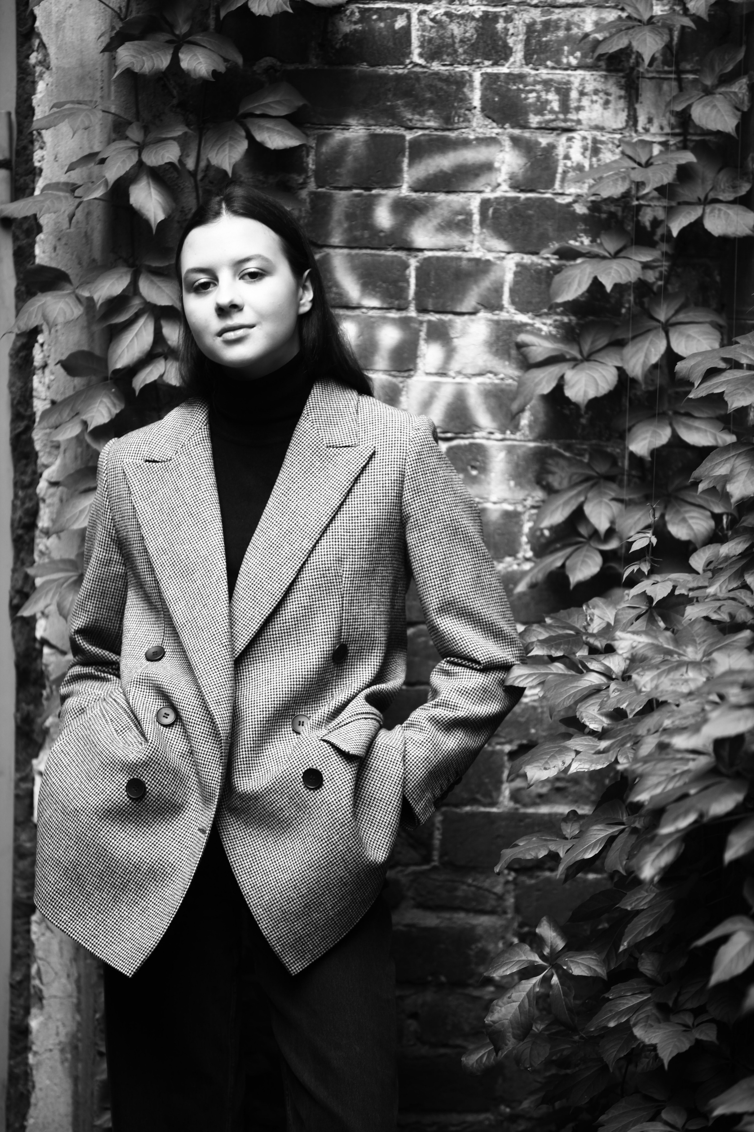 контрастный чб портрет в модельных тестах Лёвина Владимира