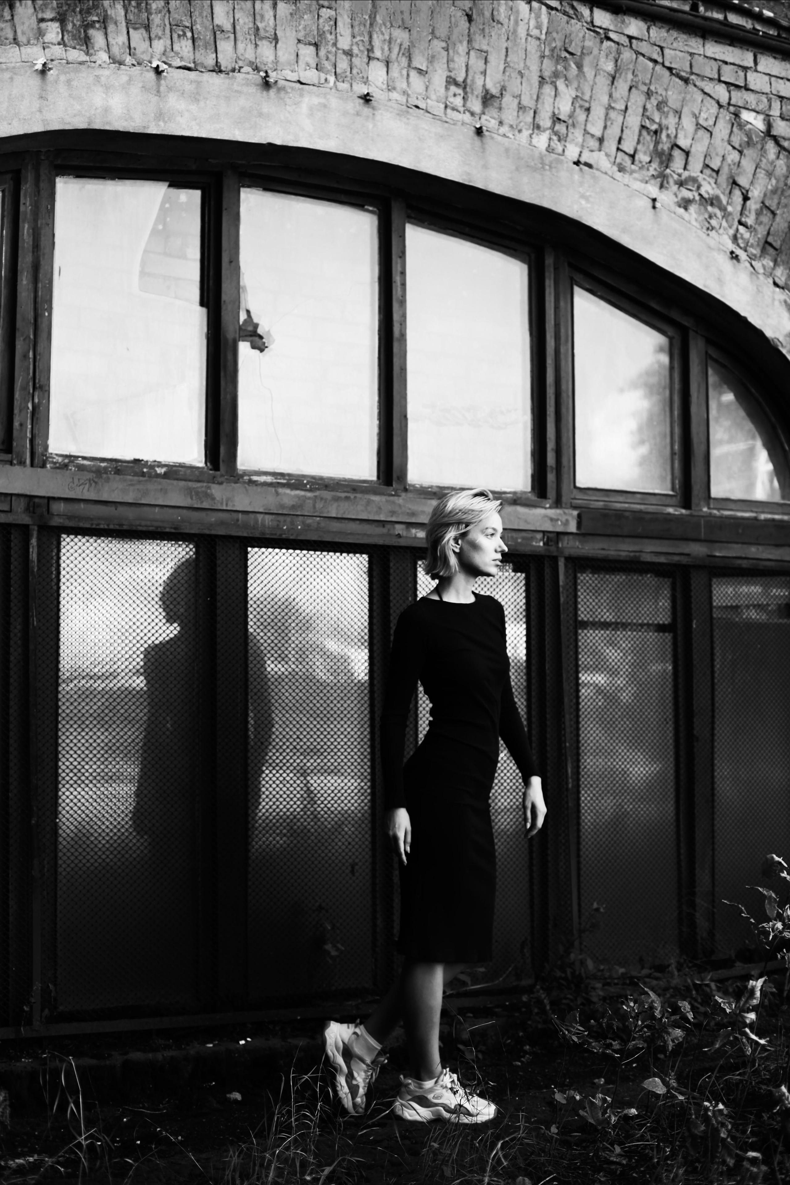 съёмка портрета с отражением в окне на курсе по фотографии фото Владимир Лёвин