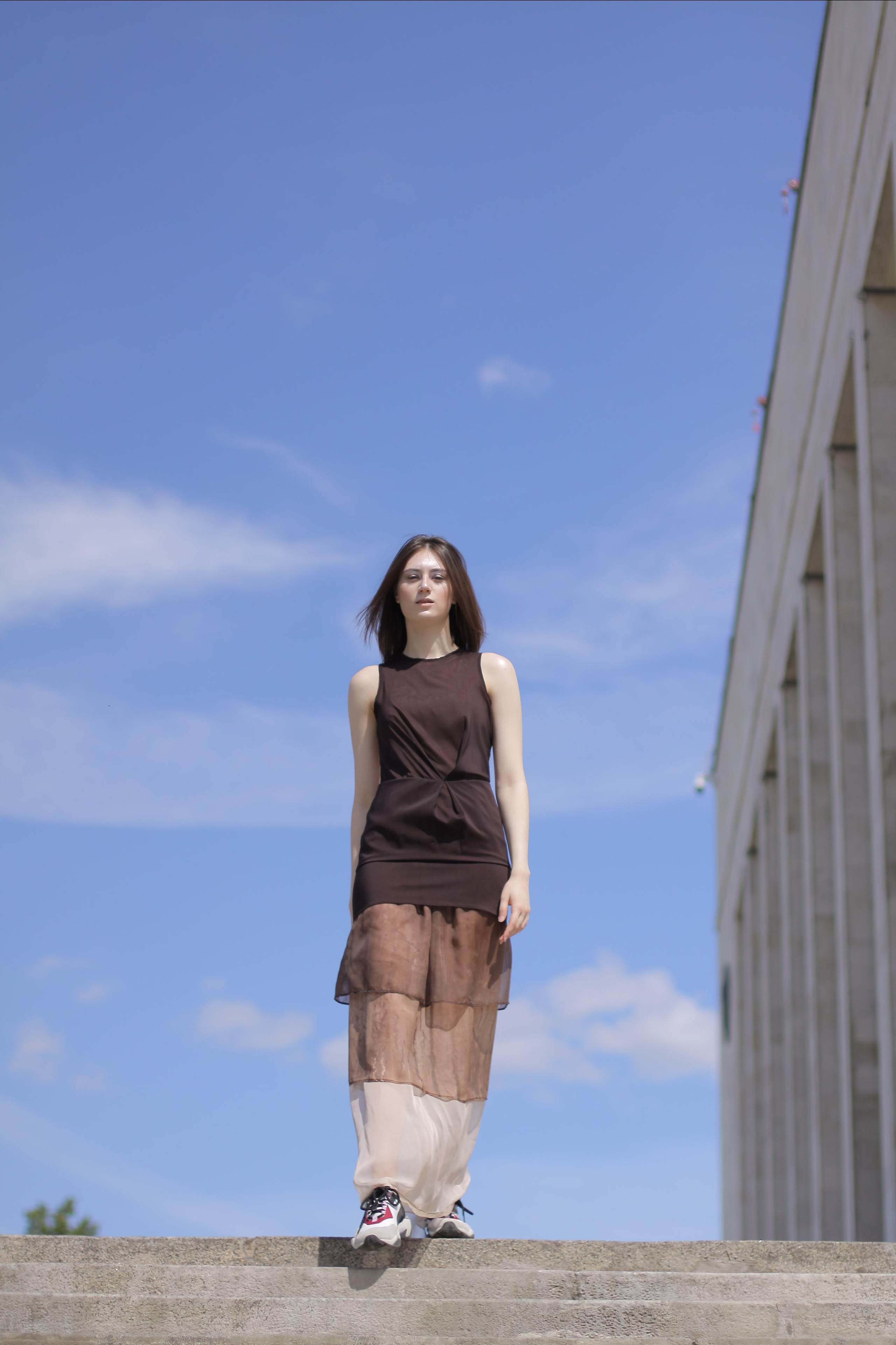 съёмка на фоне неба в солнечный день на занятиях в фотошколе Питер фото Владимир Лёвин