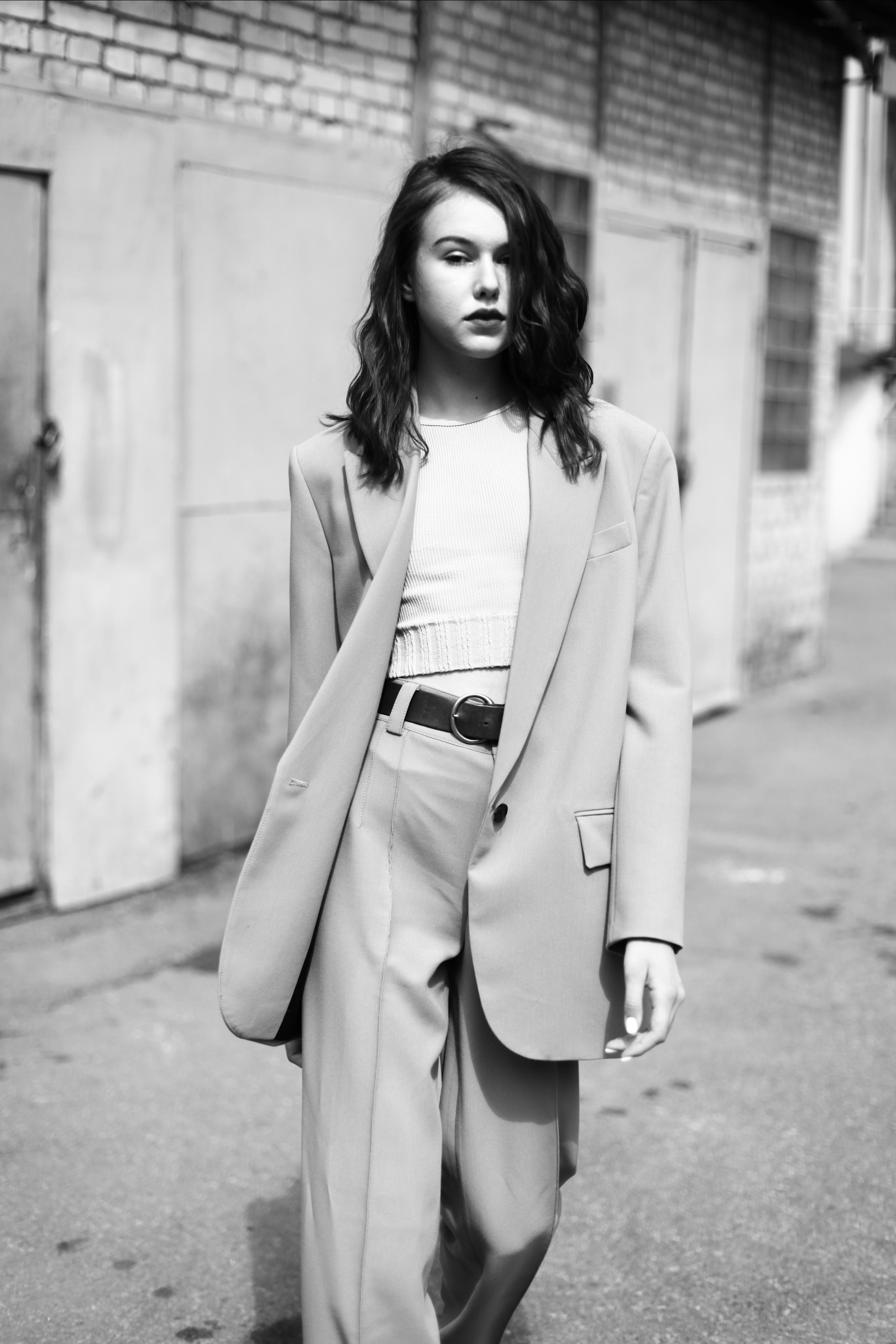 классический костюм в модельных образах в фотошколе фото Владимир Лёвин