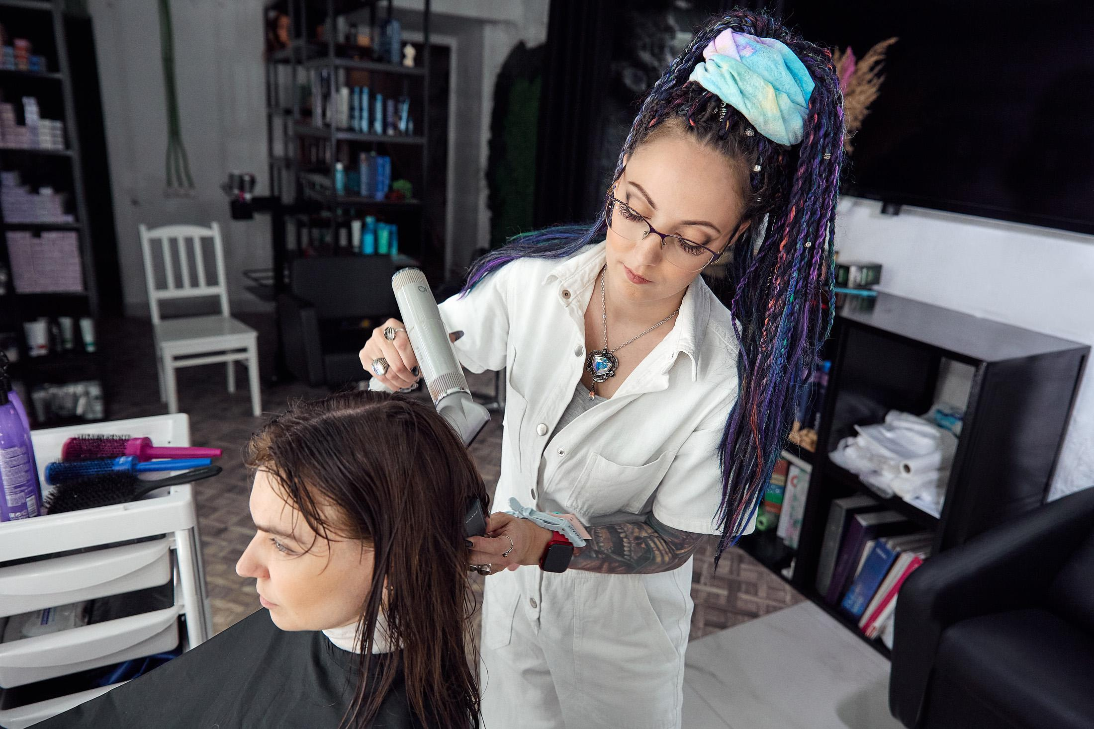 Съёмка специалиста за работой. Антон Артюшин, портретный фотограф. Москва