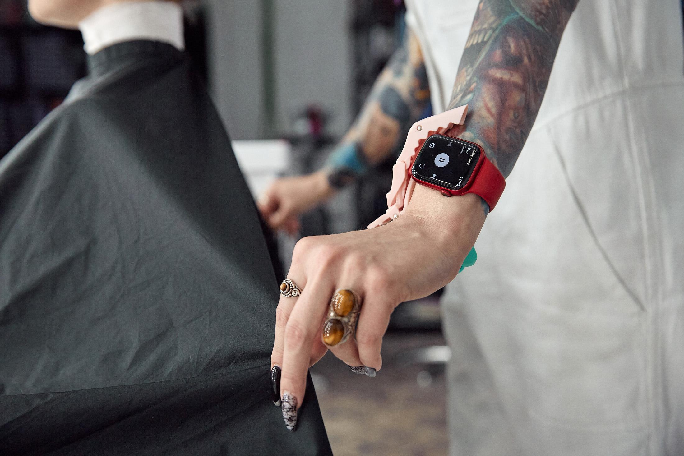 Съёмка специалиста за работой. Антон Артюшин, портретный фотограф. Москва