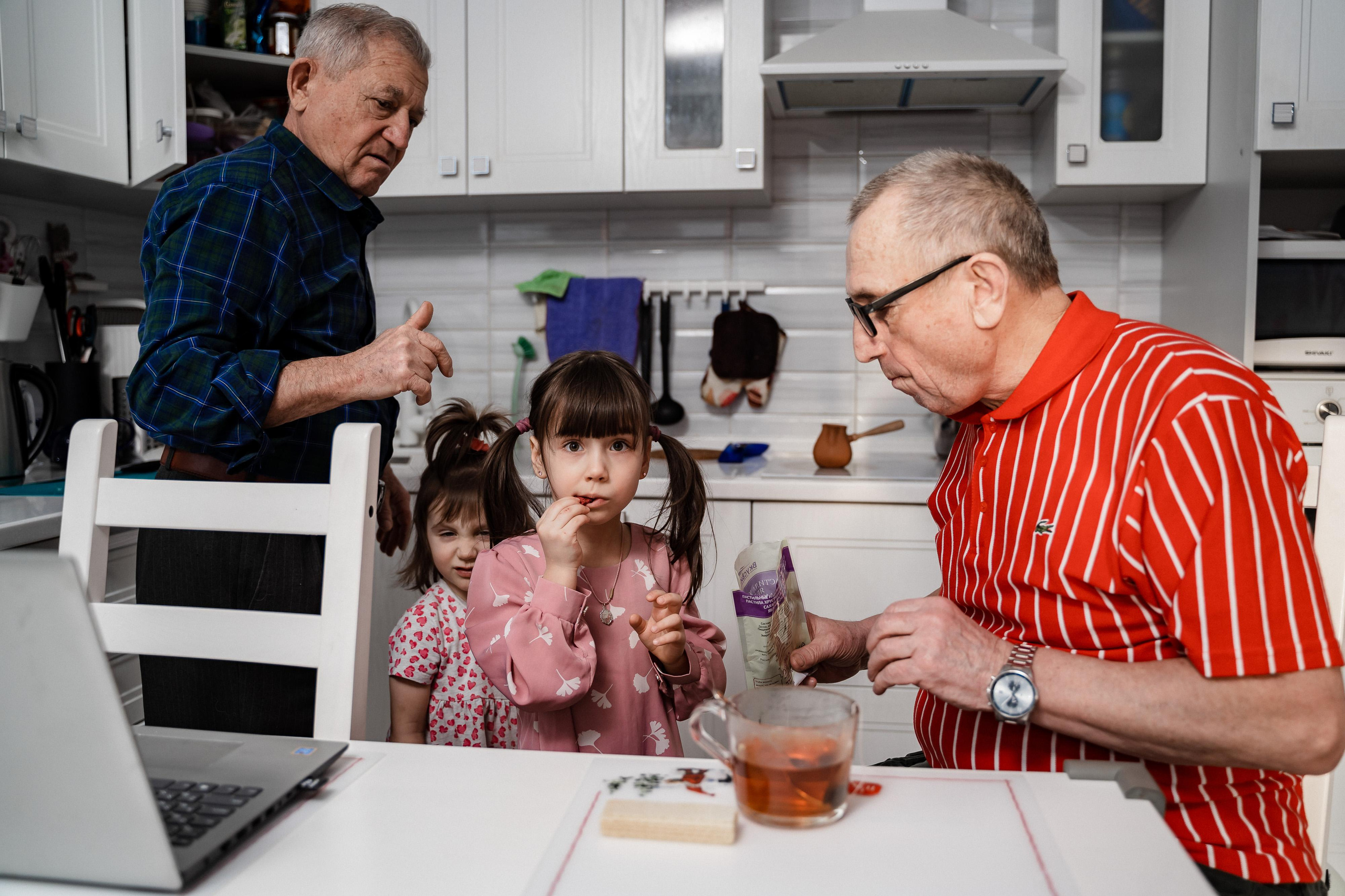 Домашняя фотосессия для Ксении и ее семьи