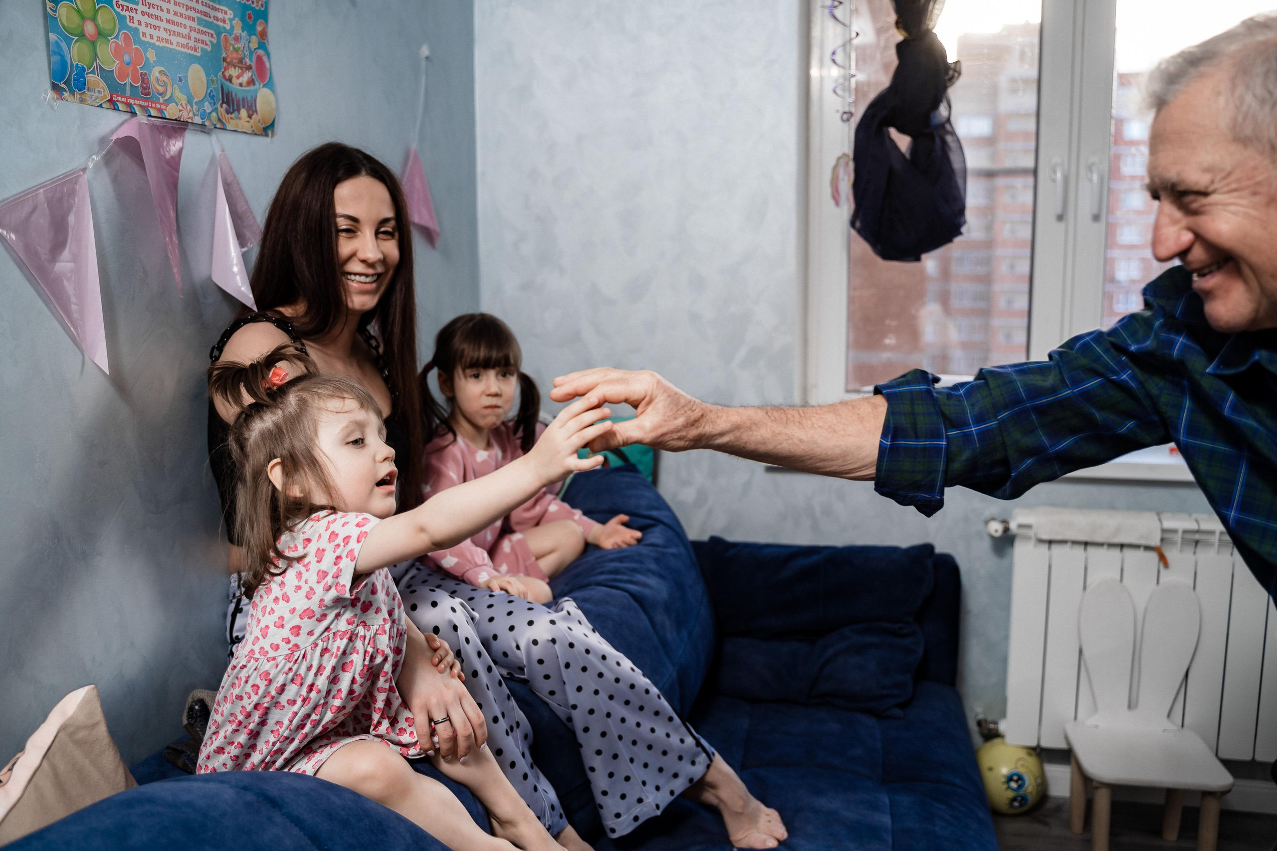 Домашняя фотосессия для Ксении и ее семьи