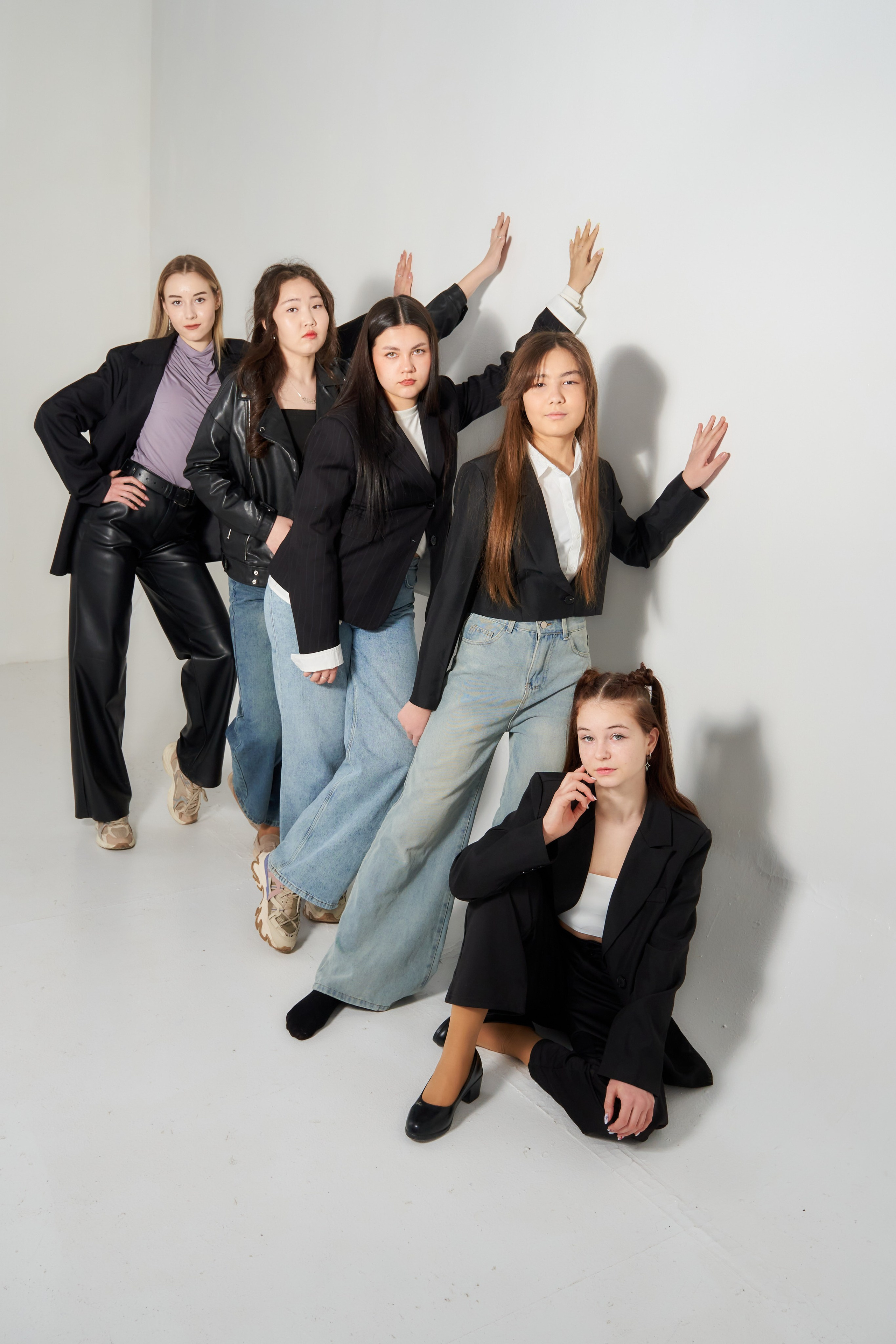 Цены на альбомы для выпускников школ г. Уральска. Школьный фотограф в Уральске, студия | Классный Школьный Альбом