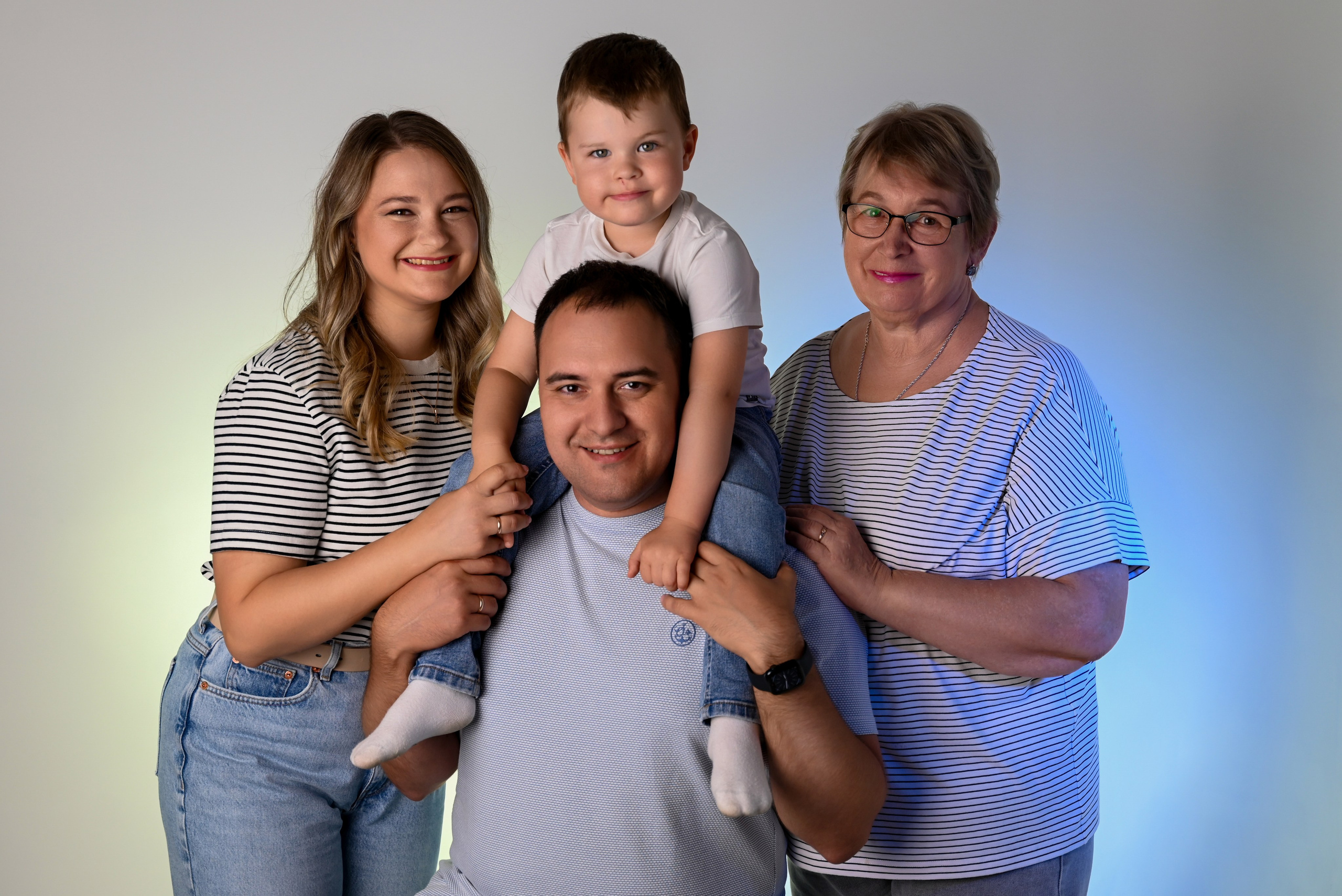 Семейная. Фотостудия Зефир. Фотосессии в студии под ключ. Москва. Семейные и детские фотосессии