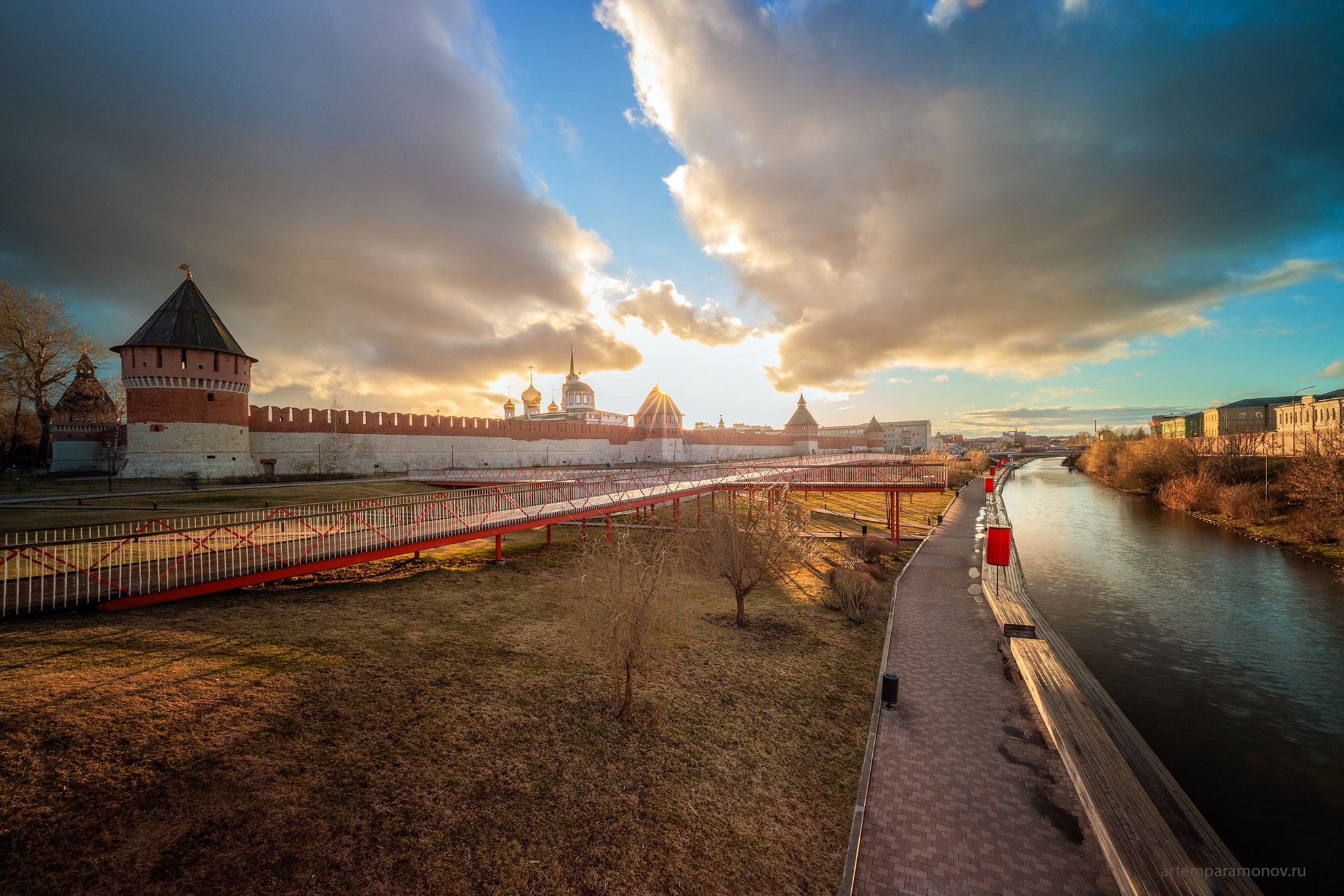 Тула. Апрель. Фотохудожник Артём Парамонов