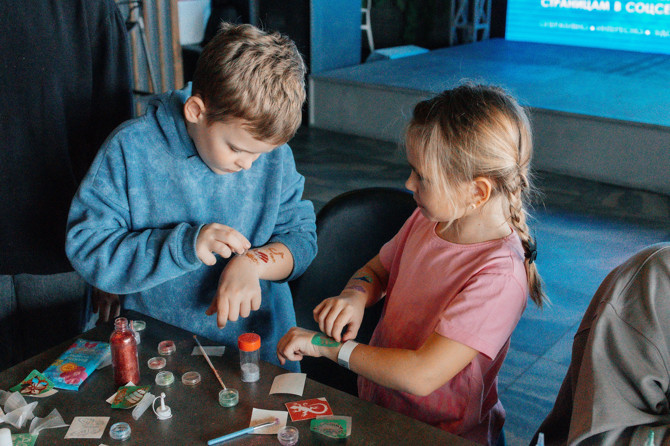 Блеск тату в Лофте. Семейный и детский фотограф в Славгороде Анастасия Винс