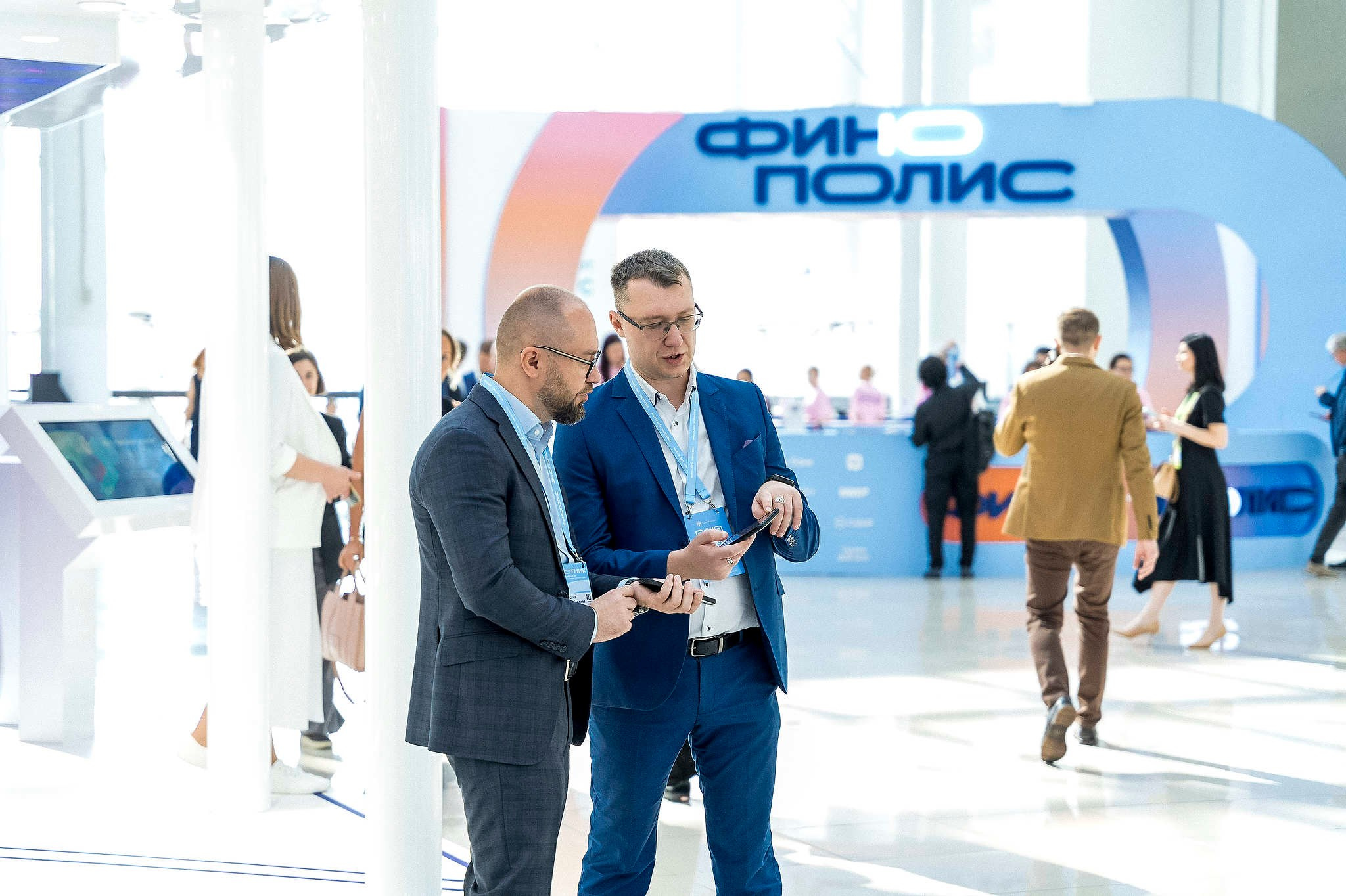Съемка репортажа в Сочи для пяти компаний — участников Финополиса 2025, который проходил в Сириусе в октябре 2025 года. Фотограф Михаил Мордасов, Сочи. Мероприятия, портреты, спорт, репортаж