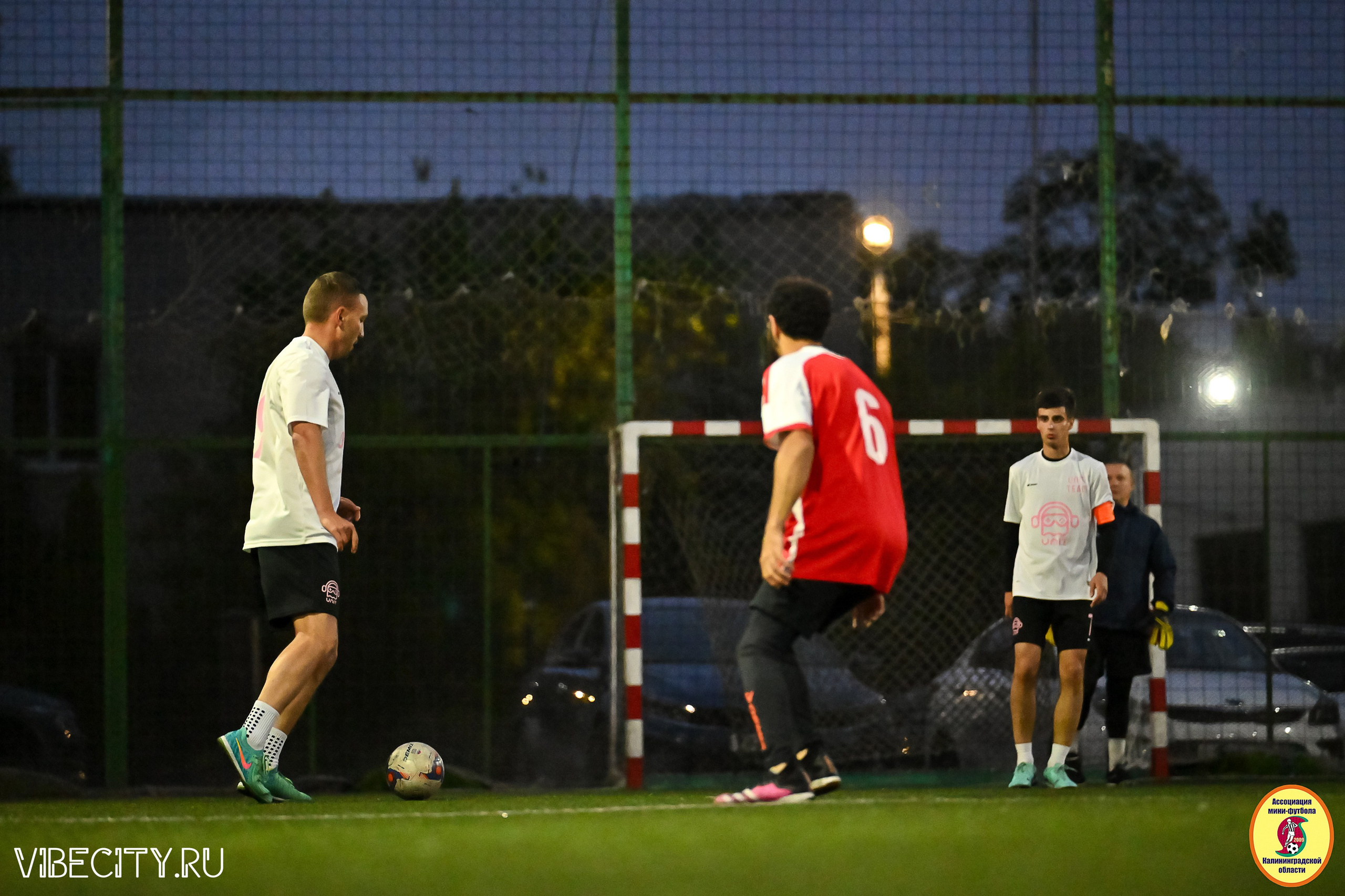 ИГРЫ МИНИ-ФУТБОЛЬНОЙ И КОРПОРАТИВНОЙ ЛИГИ. VIBECITY.RU Вайб Сити Ру Фоторепортажи Фотоотчеты Калининград