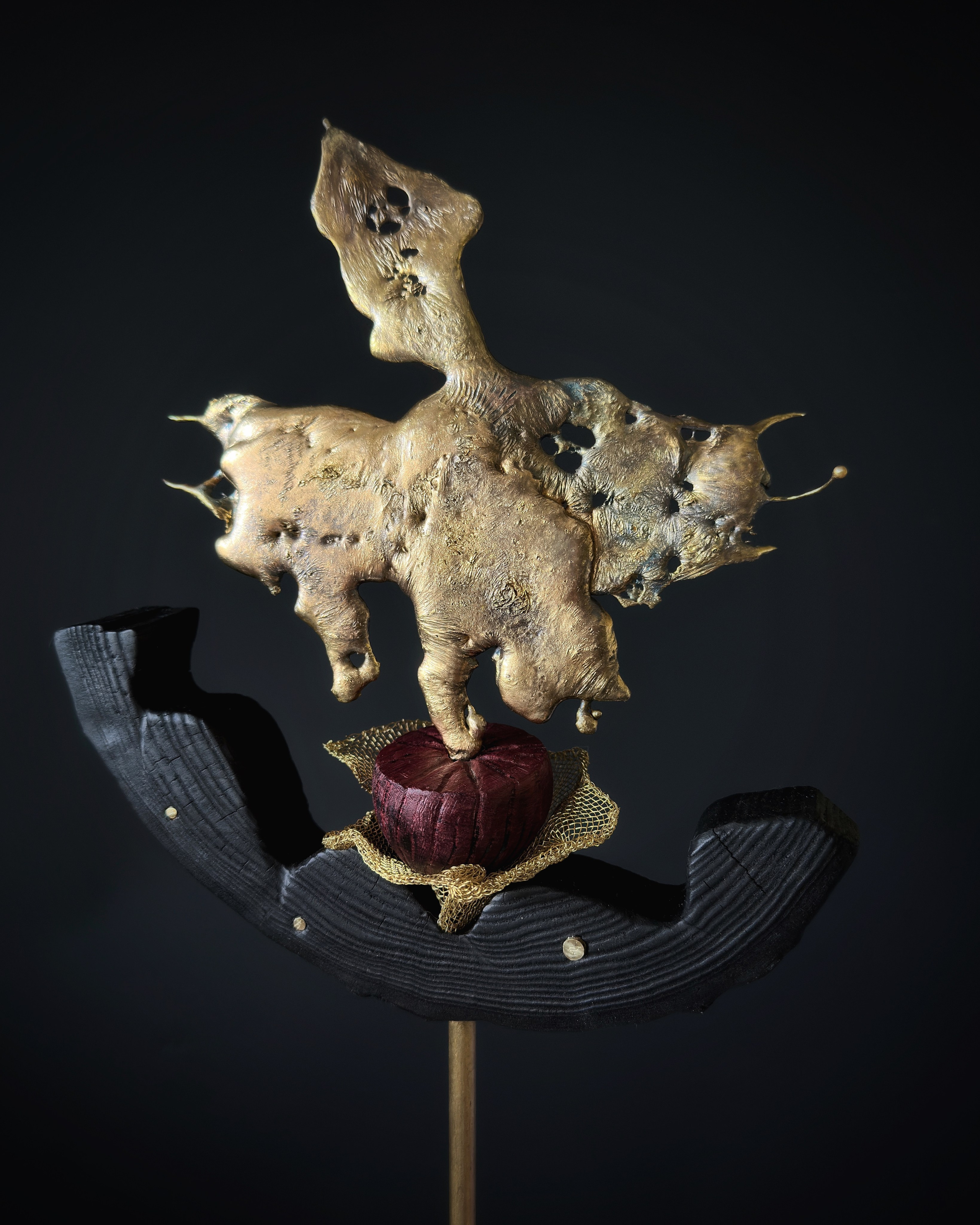 «Золотой телец, опыляющий цветок мироздания». Арт-объекты. Коллекционный дизайн 47.XII