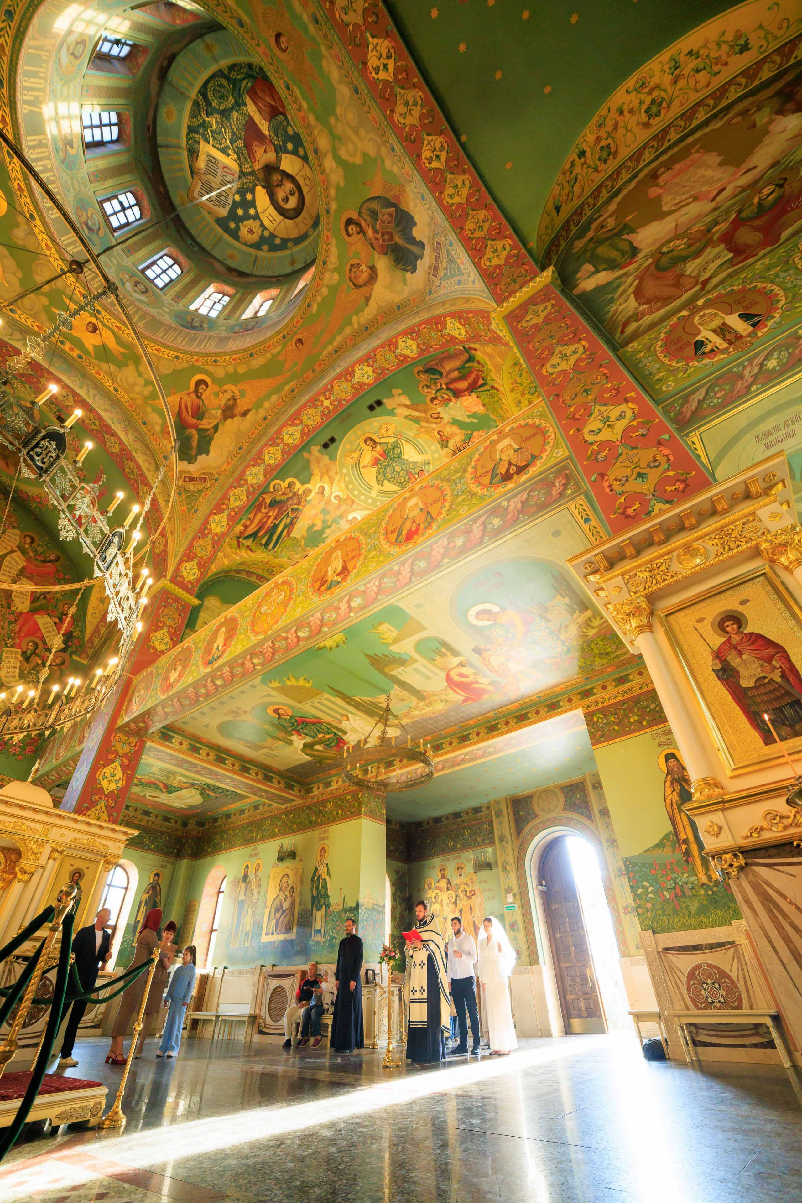 Фотосъемка венчания - работа профессионального фотографа.