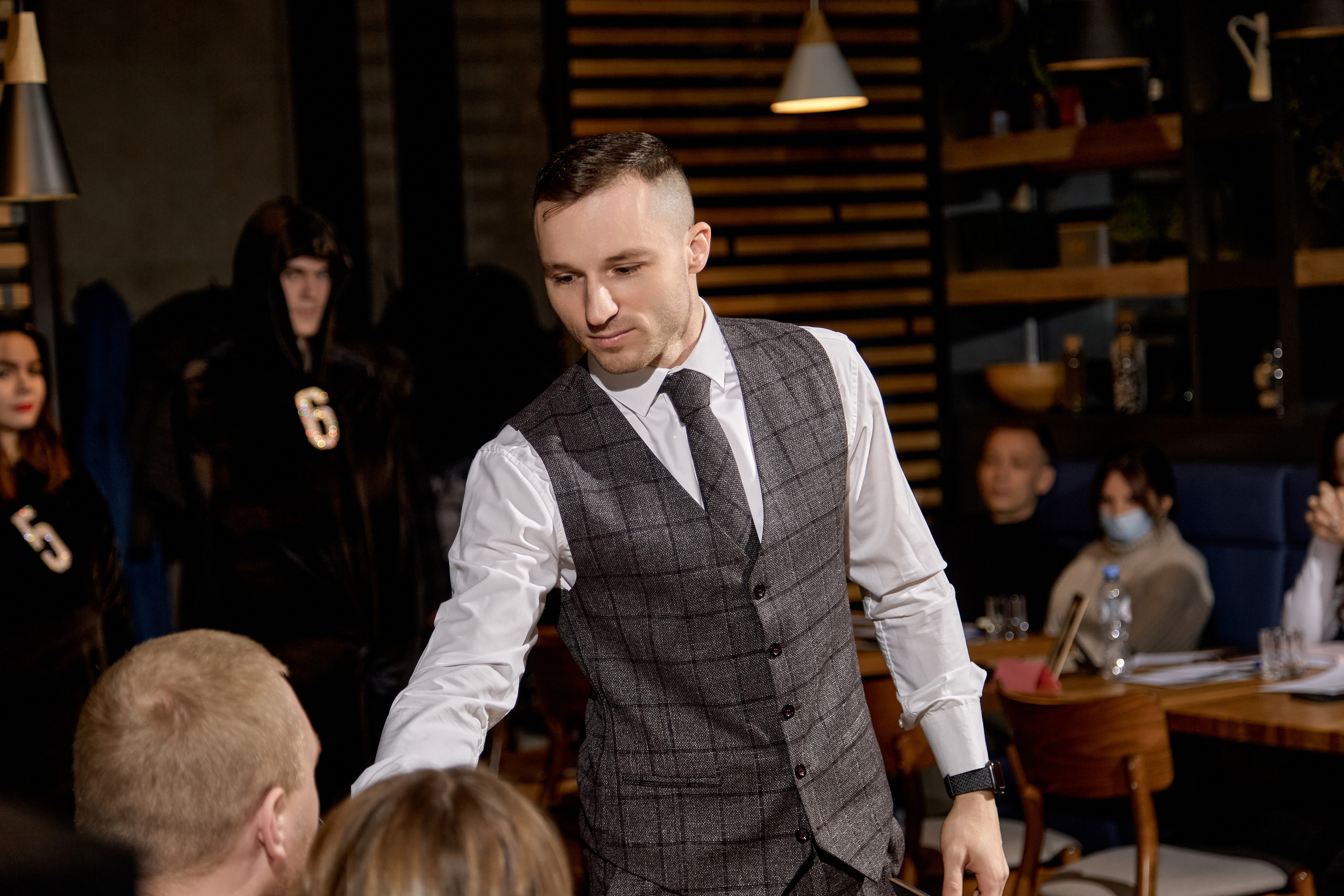 Быстрые встречи свадебных ведущих. Свадебный и семейный фотограф в Минске и Минской области