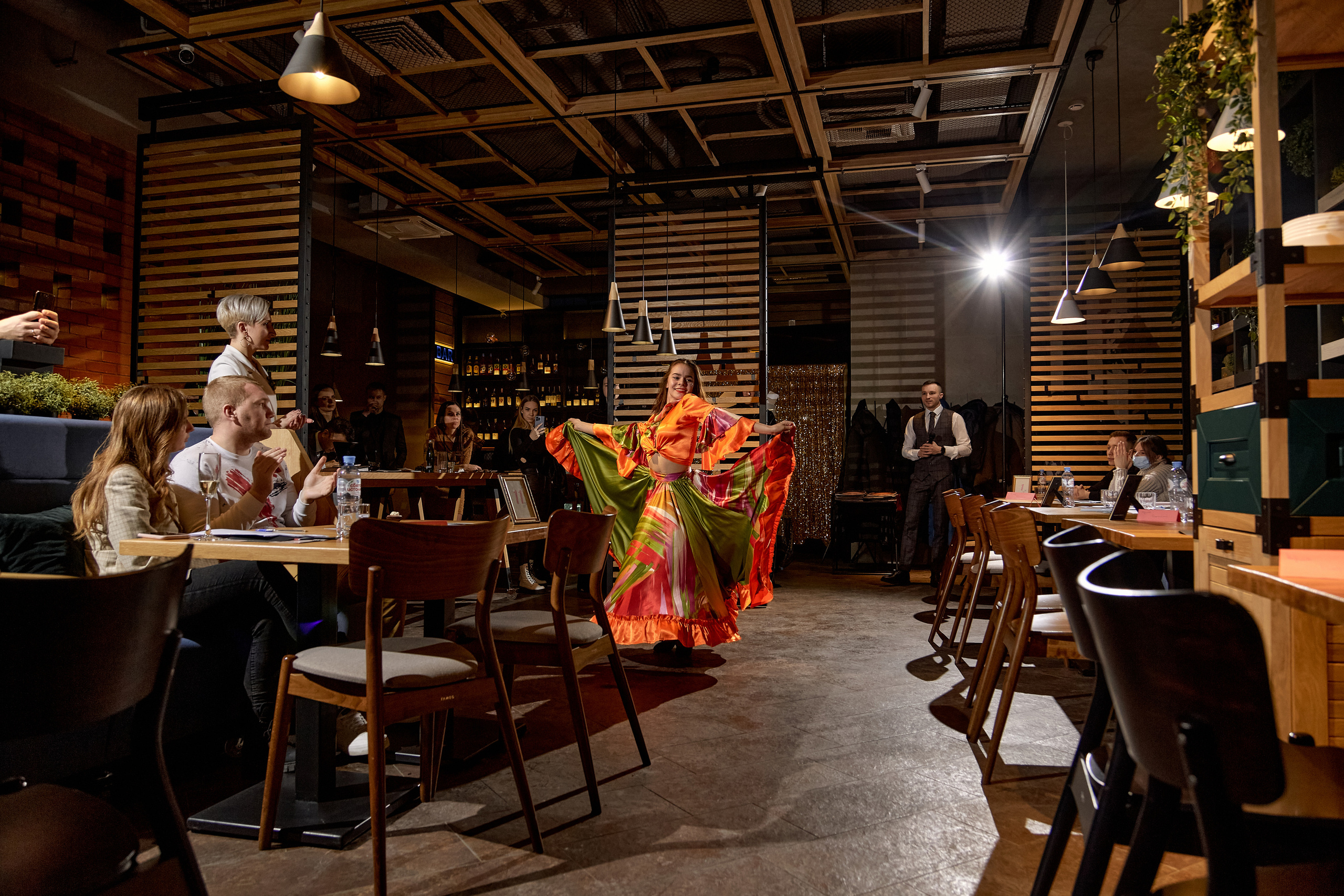 Быстрые встречи свадебных ведущих. Свадебный и семейный фотограф в Минске и Минской области