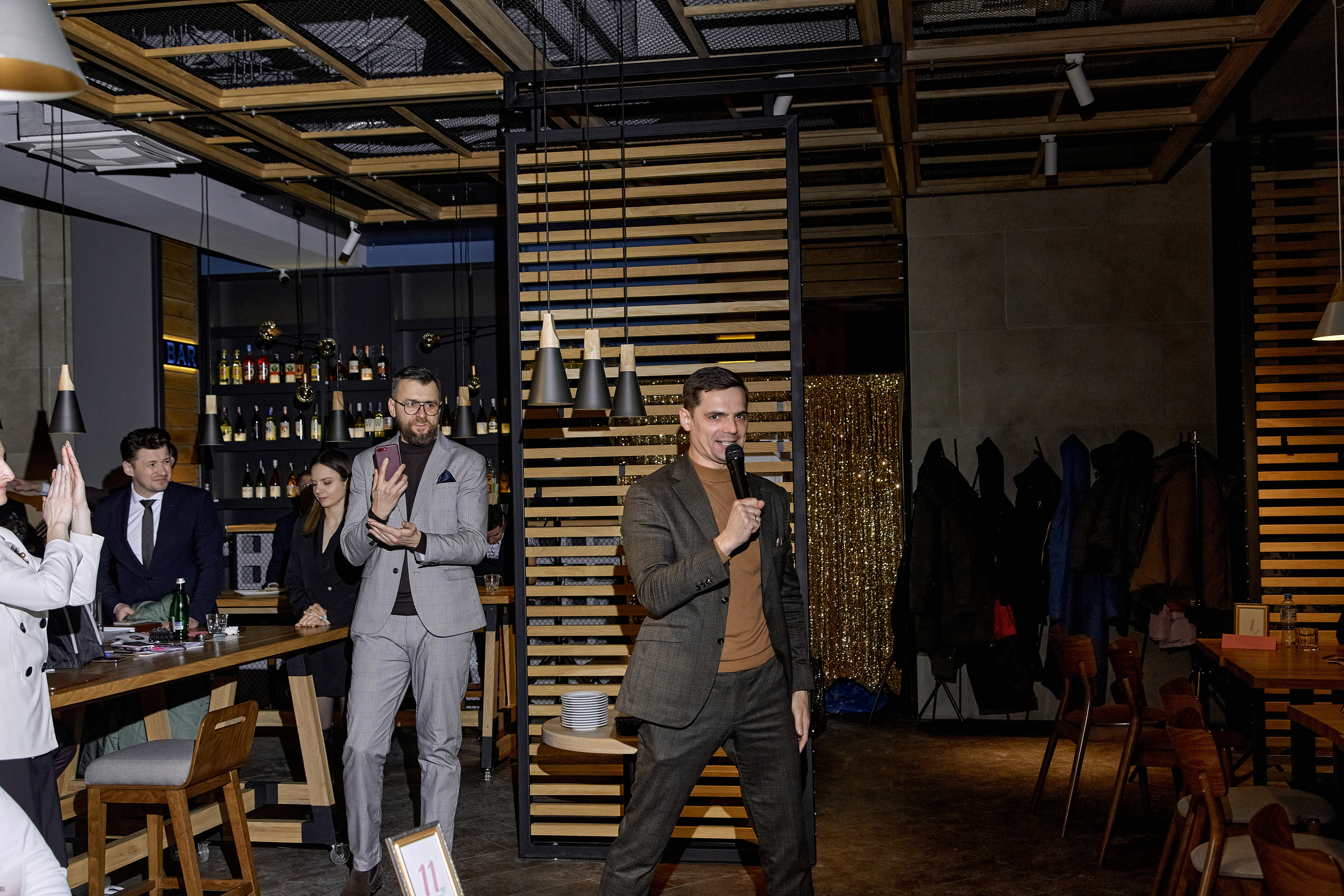 Быстрые встречи свадебных ведущих. Свадебный и семейный фотограф в Минске и Минской области