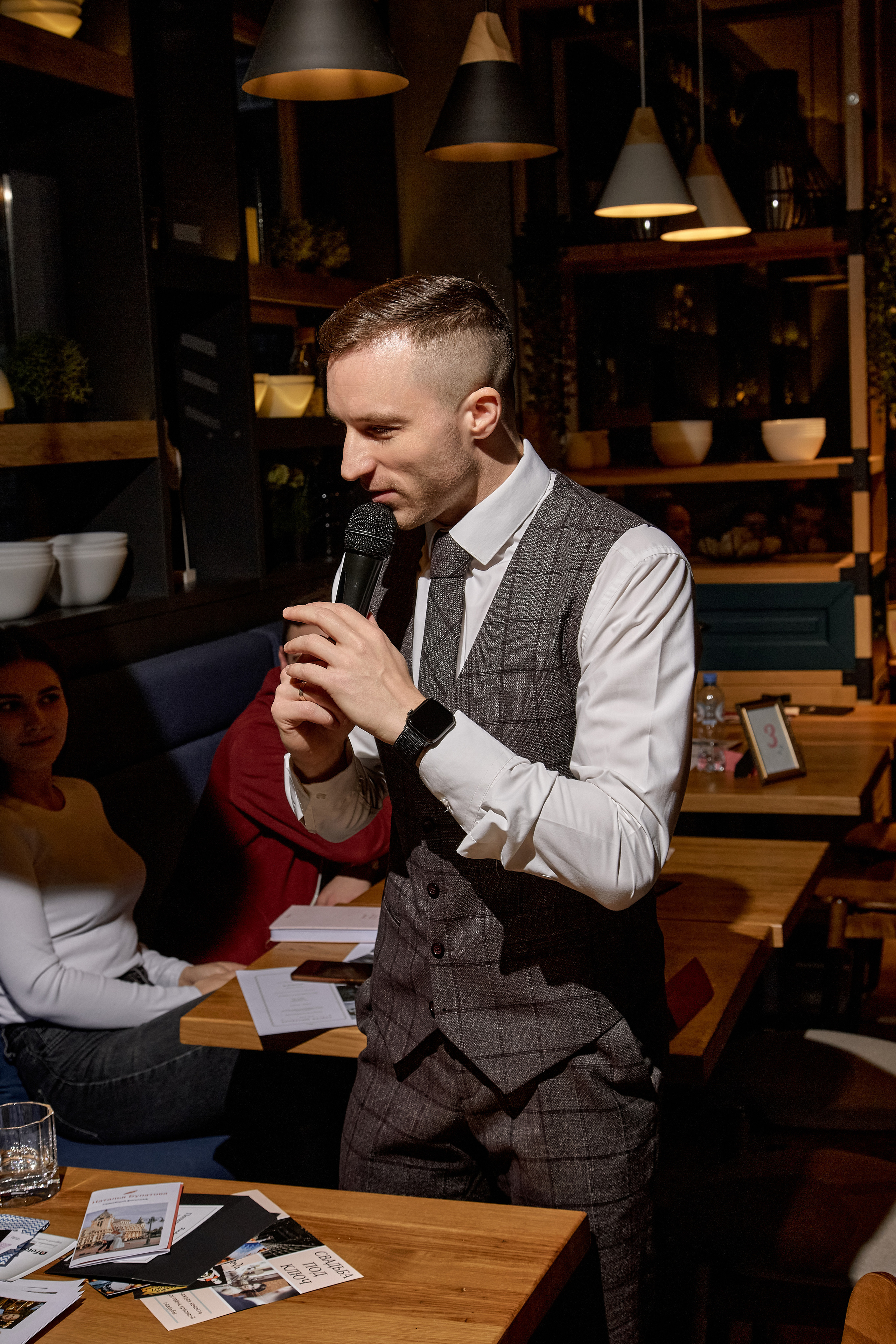 Быстрые встречи свадебных ведущих. Свадебный и семейный фотограф в Минске и Минской области