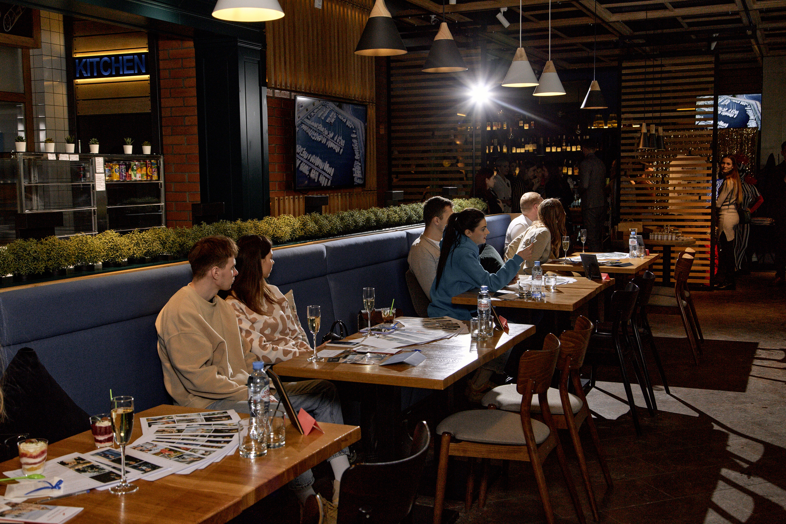 Быстрые встречи свадебных ведущих. Свадебный и семейный фотограф в Минске и Минской области