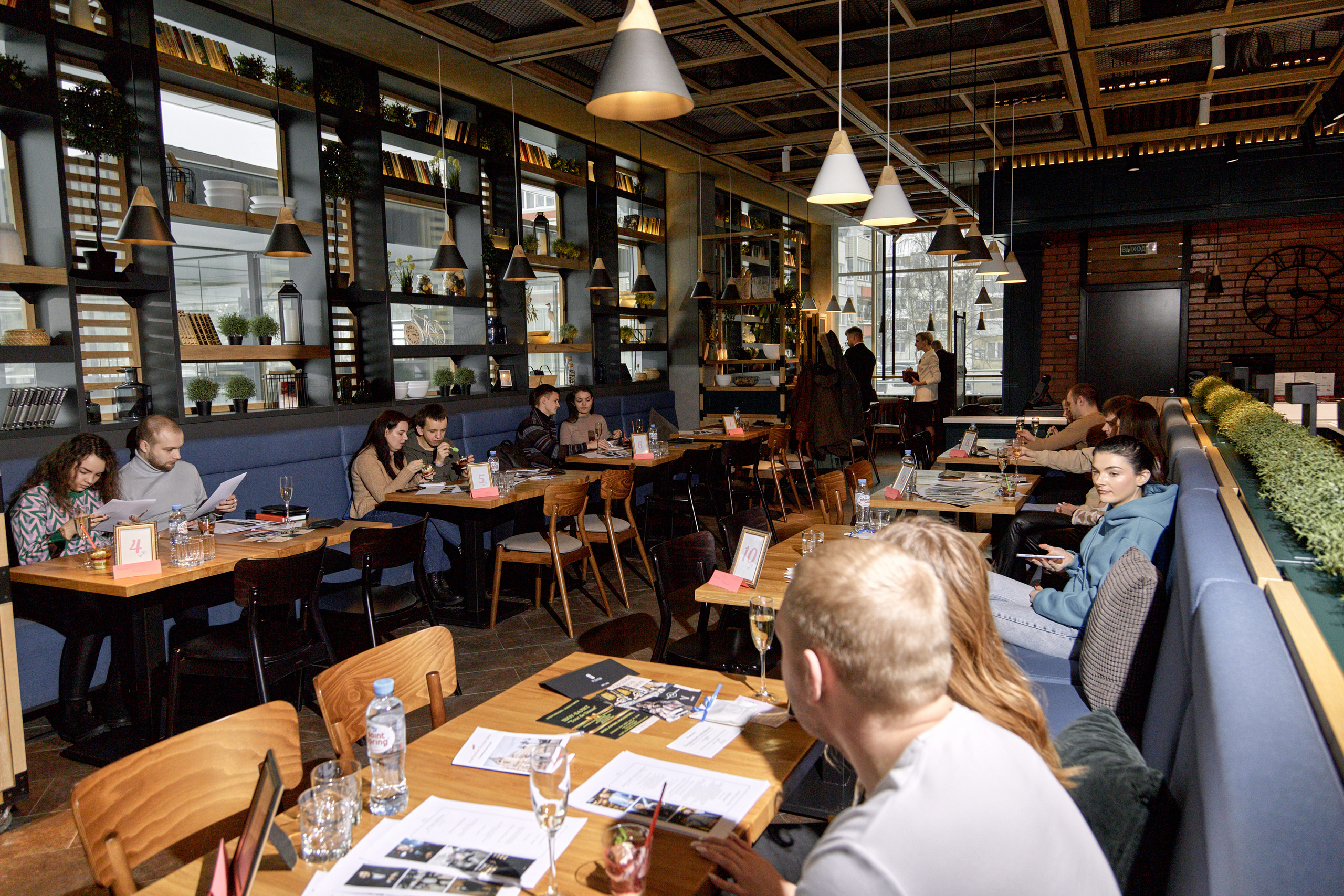 Быстрые встречи свадебных ведущих. Свадебный и семейный фотограф в Минске и Минской области