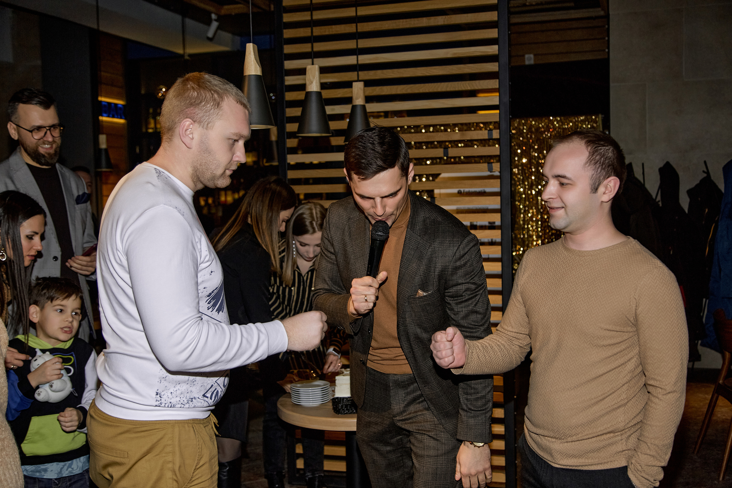 Быстрые встречи свадебных ведущих. Свадебный и семейный фотограф в Минске и Минской области