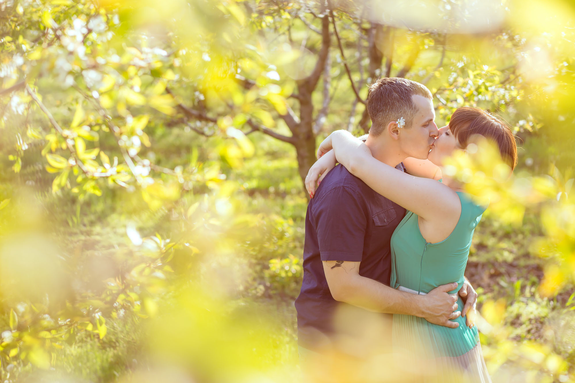 Семейная весенняя фотосессия в цветущих садах. Свадебный фотограф Краснодар, Сочи, Геленджик, Анапа, Ростов