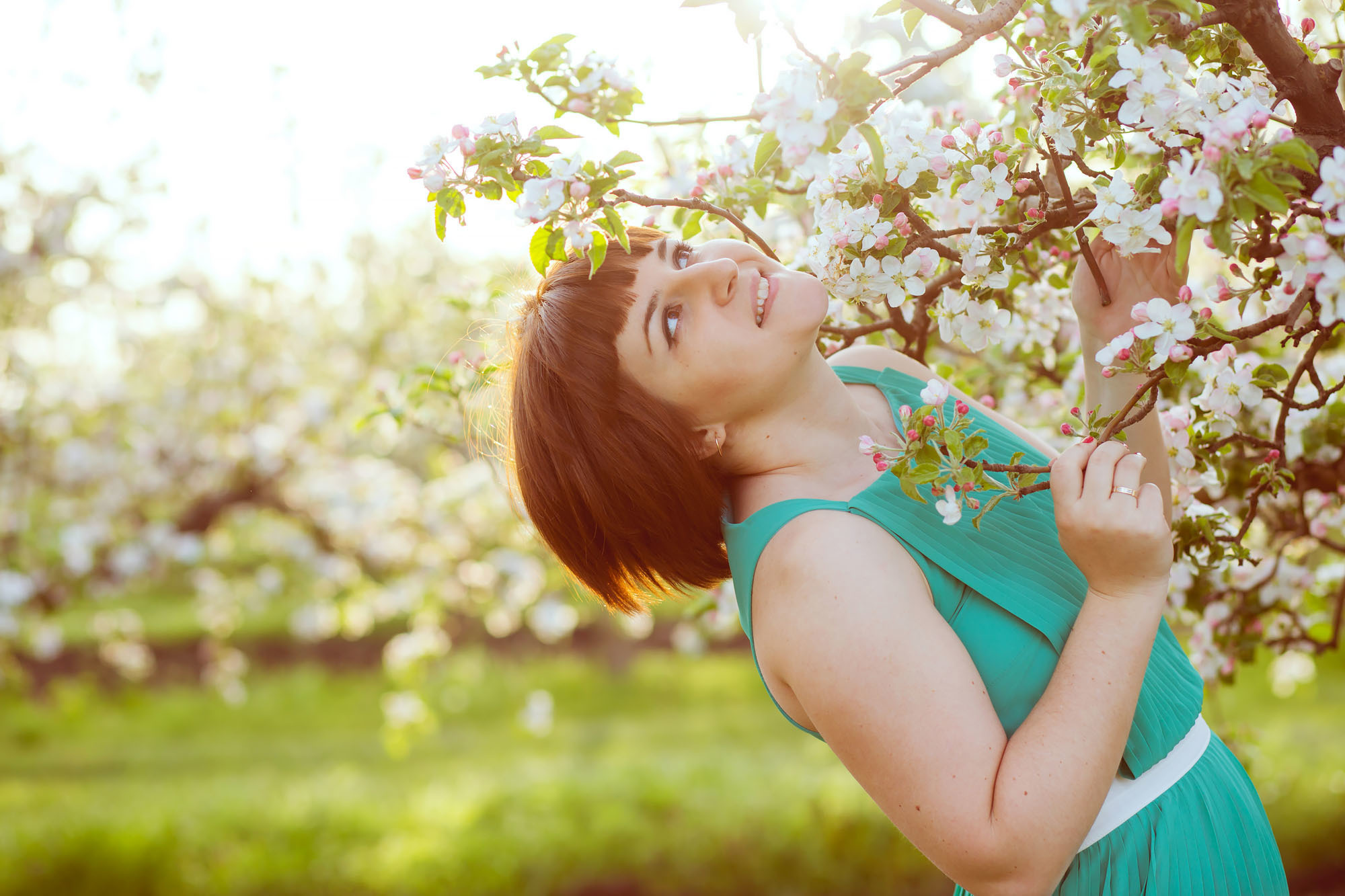 Семейная весенняя фотосессия в цветущих садах. Свадебный фотограф Краснодар, Сочи, Геленджик, Анапа, Ростов