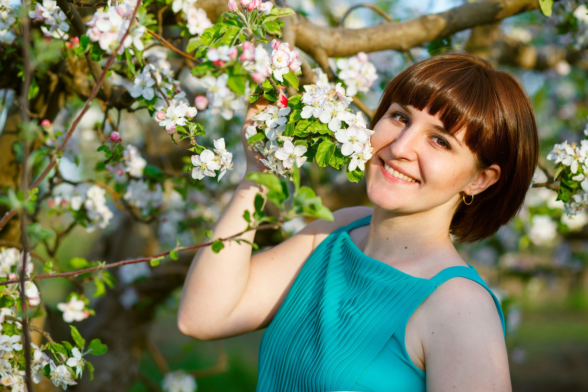 Семейная весенняя фотосессия в цветущих садах. Свадебный фотограф Краснодар, Сочи, Геленджик, Анапа, Ростов