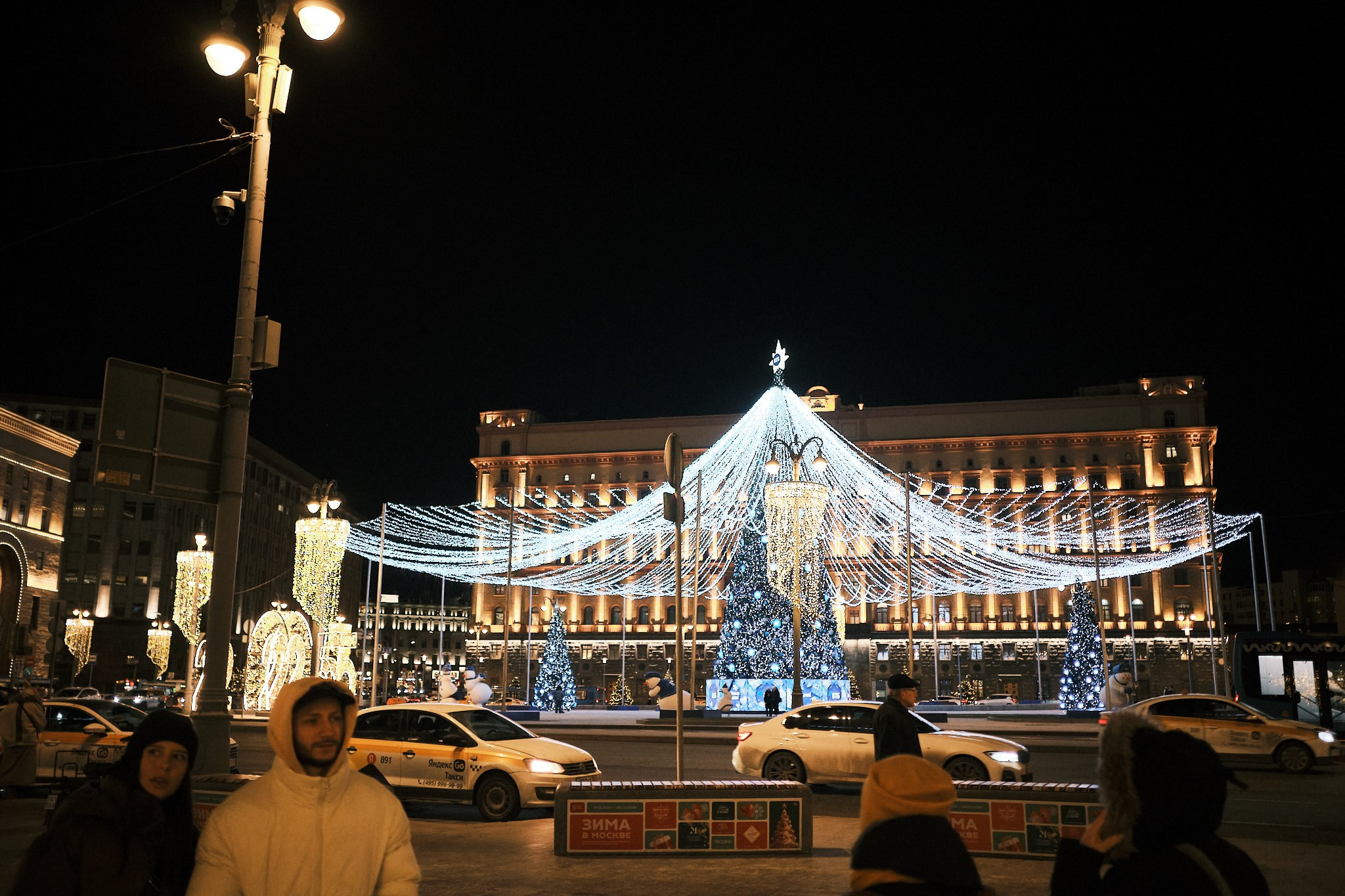 Москва без снега. Фотографъ Сергѣевъ. Поймать мгновеніе