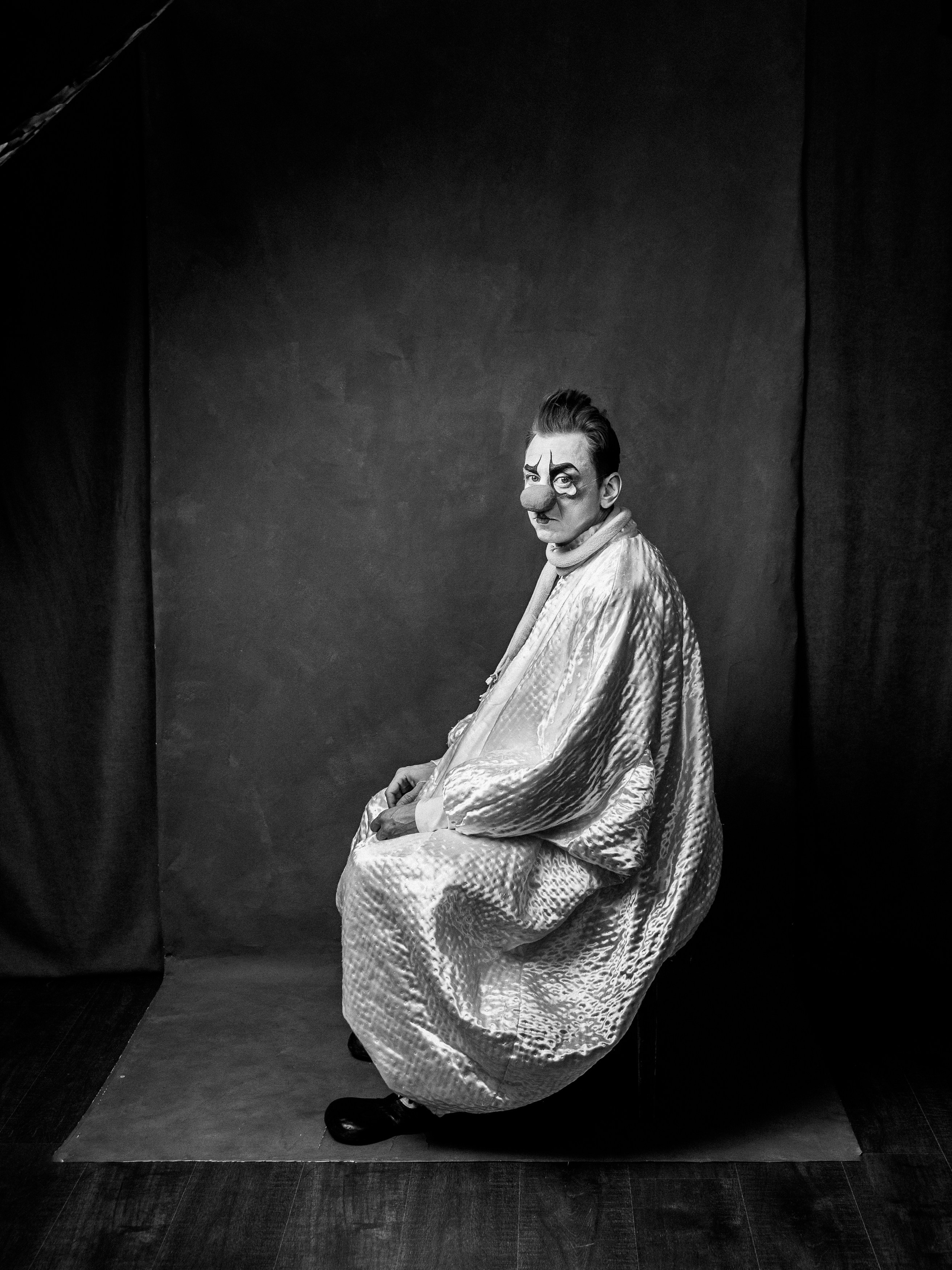 Артист Максим Черных, «Зелёный клоун». Фотограф Денис Неместо, портрет, репортаж