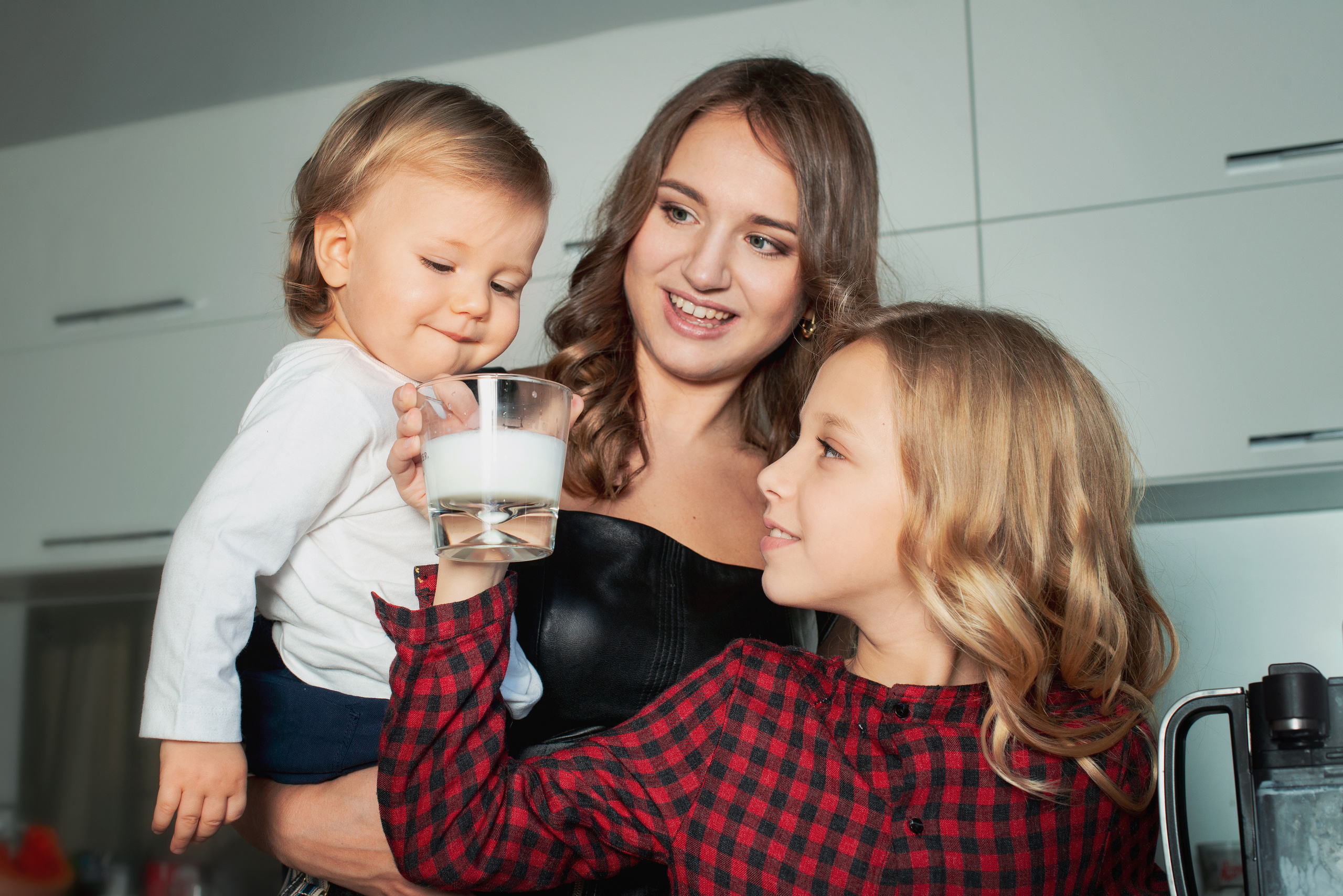 Семейная фотосессия в Самаре. Идеи и образы для съёмки в студии