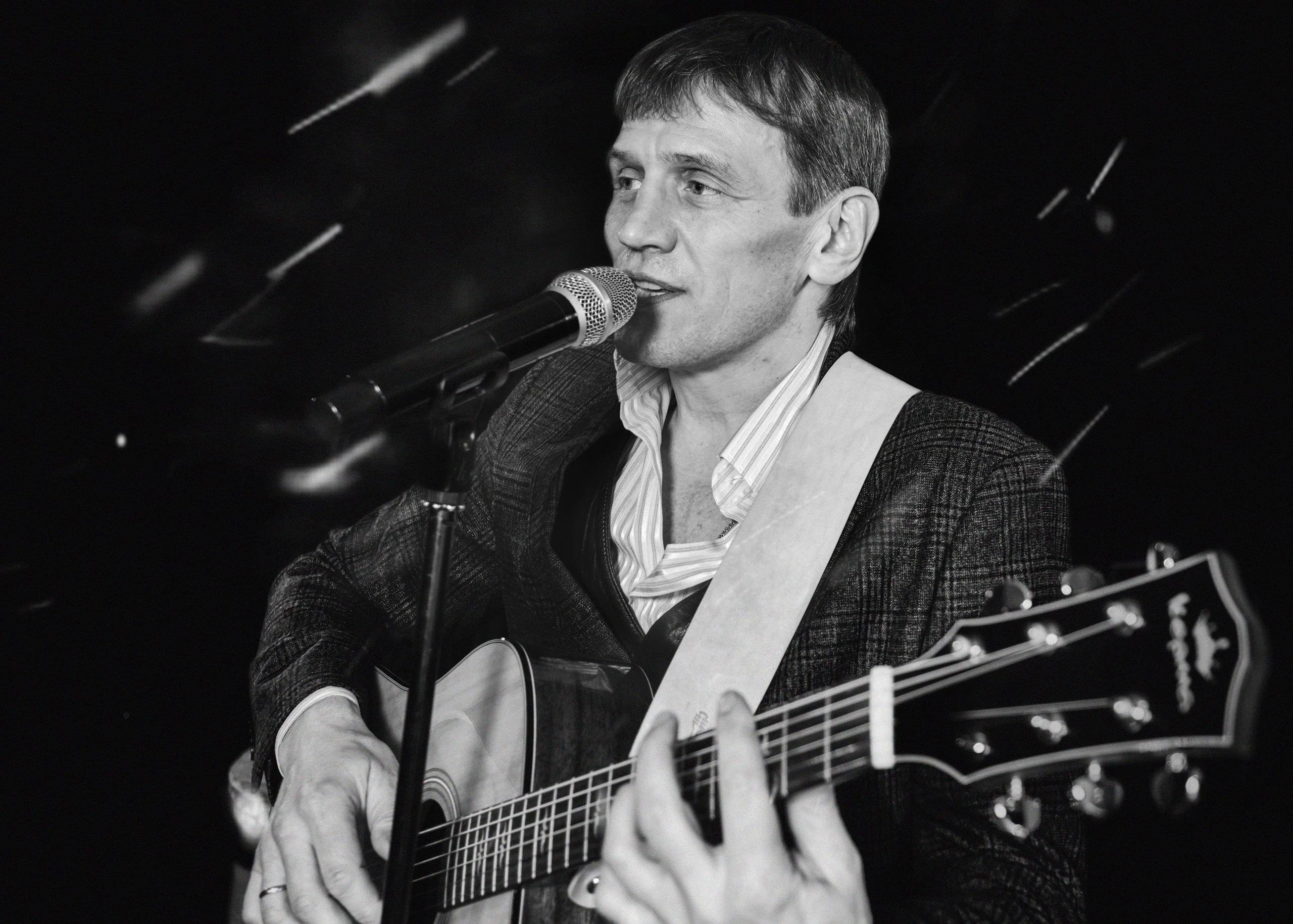 Фотосессия с гитарой мужчины