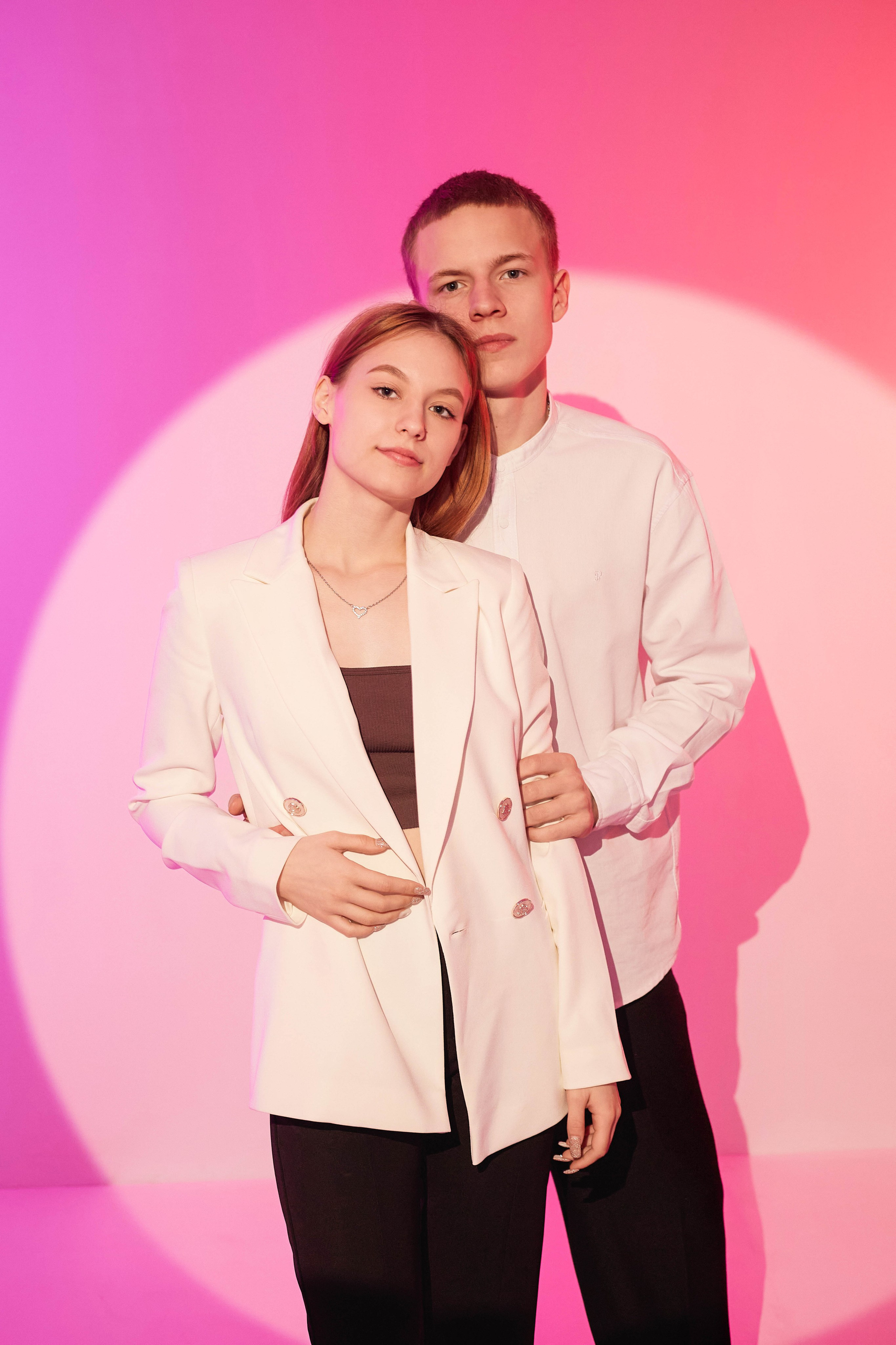 Альбом на окончание школы 9 и 11 класс «Симфония». Выпускные альбомы в Тюмени для школ, садов, вузов спортивных секций