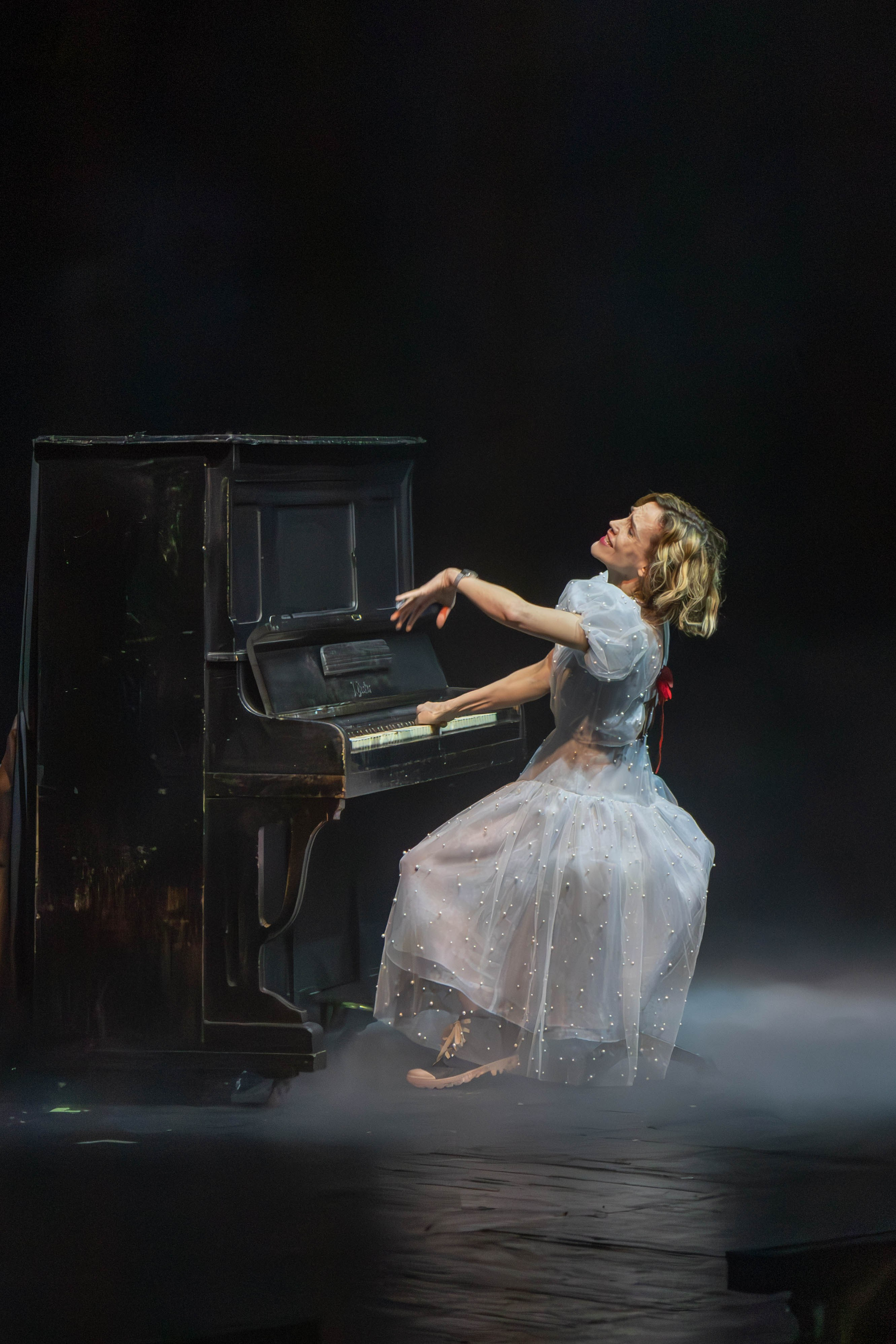 Репортаж с премьеры спектакля «Вероника решает» в театре "Модерн"