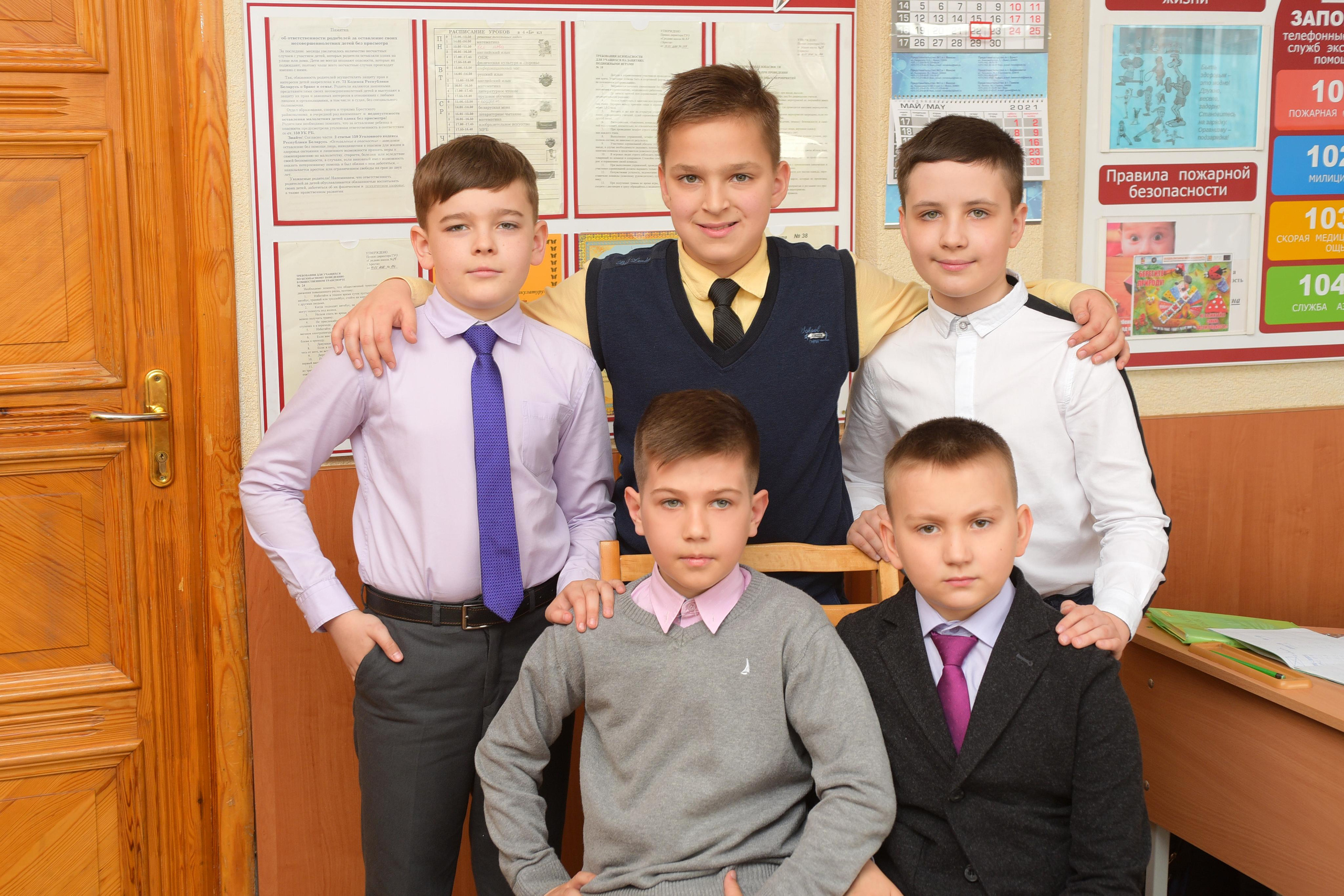 СШ № 28. Выпускные альбомы в Бресте